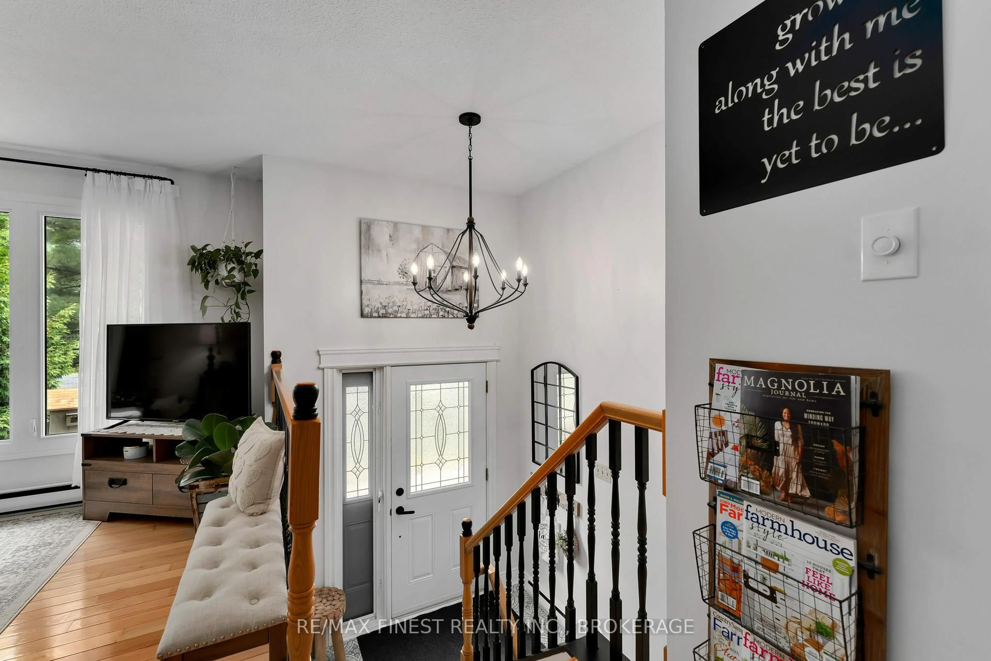 Indoor entryway for 1089 County Road 9 Rd, Greater Napanee Ontario K7R 0E4