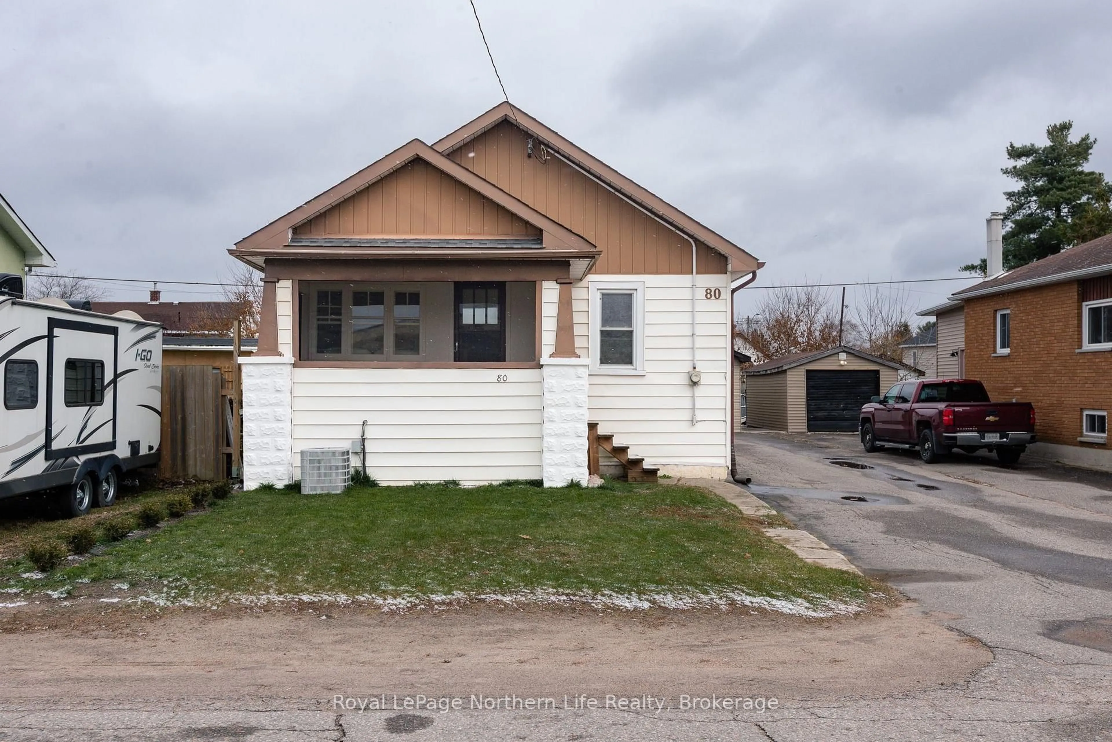 Unknown for 80 Lee Ave, North Bay Ontario P1A 2J9