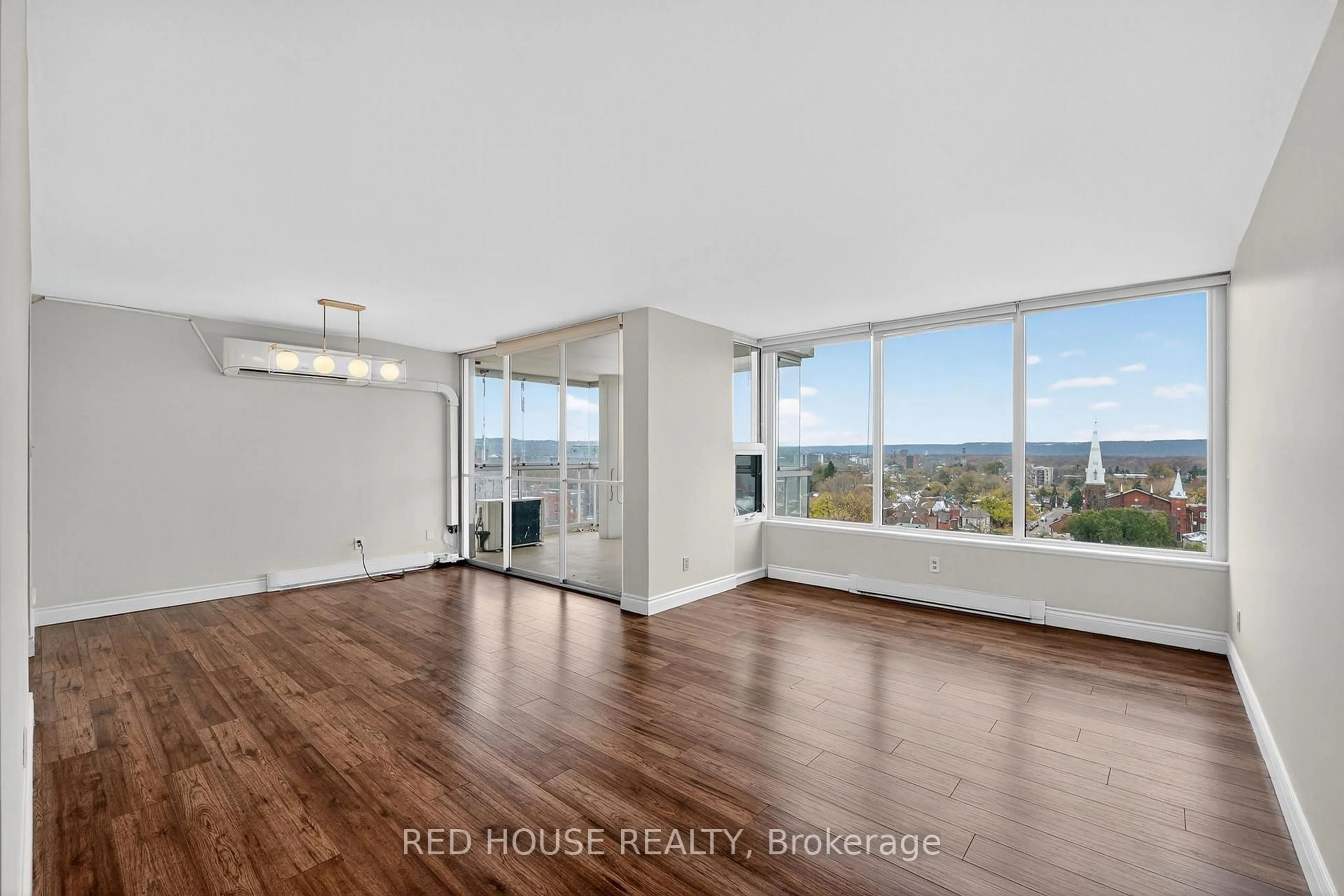 A pic of a room for 75 Queen St #1404, Hamilton Ontario L8R 3J3