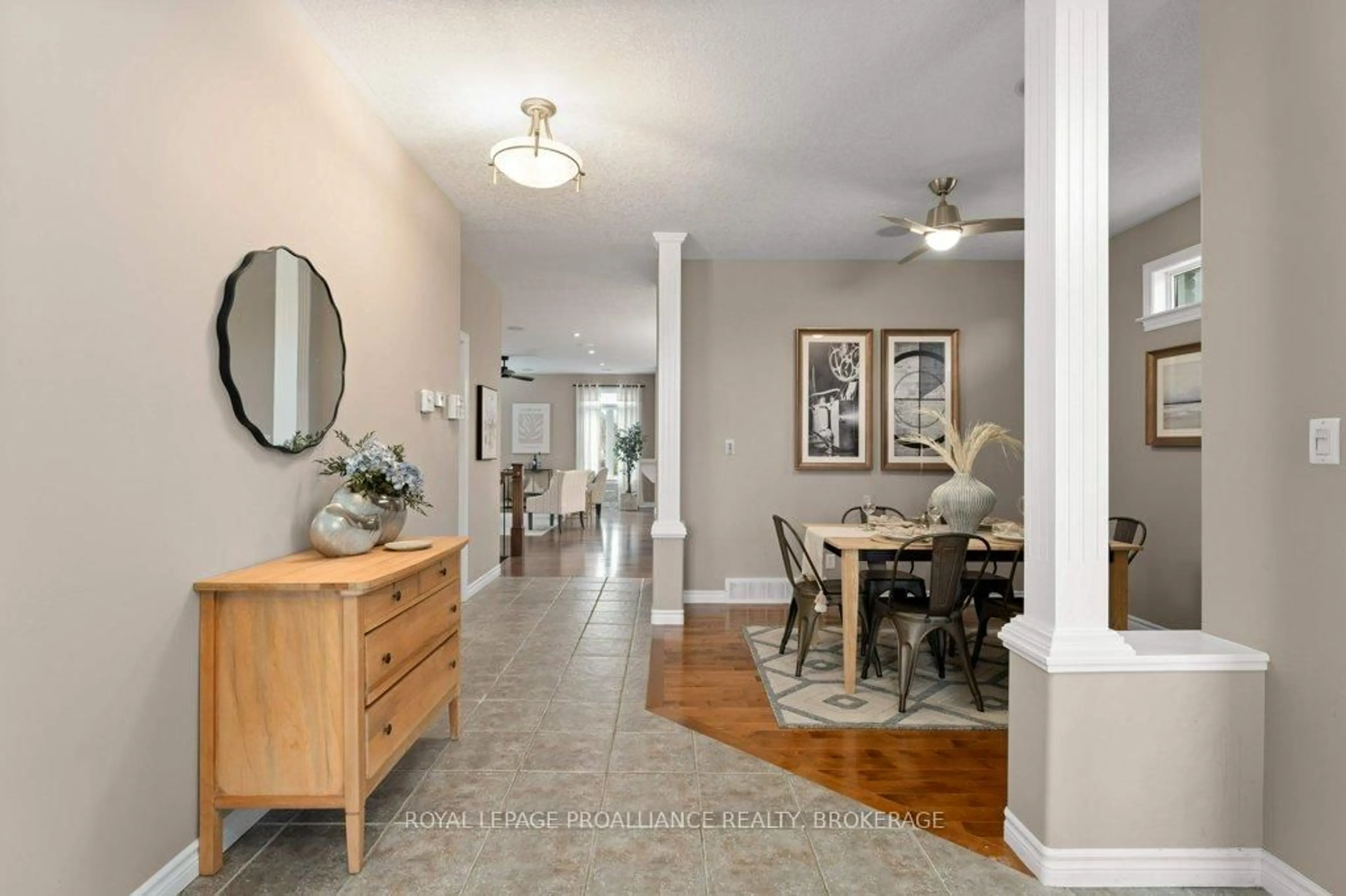 Indoor entryway for 524 Baldwin Crt, Kingston Ontario K7P 0C8