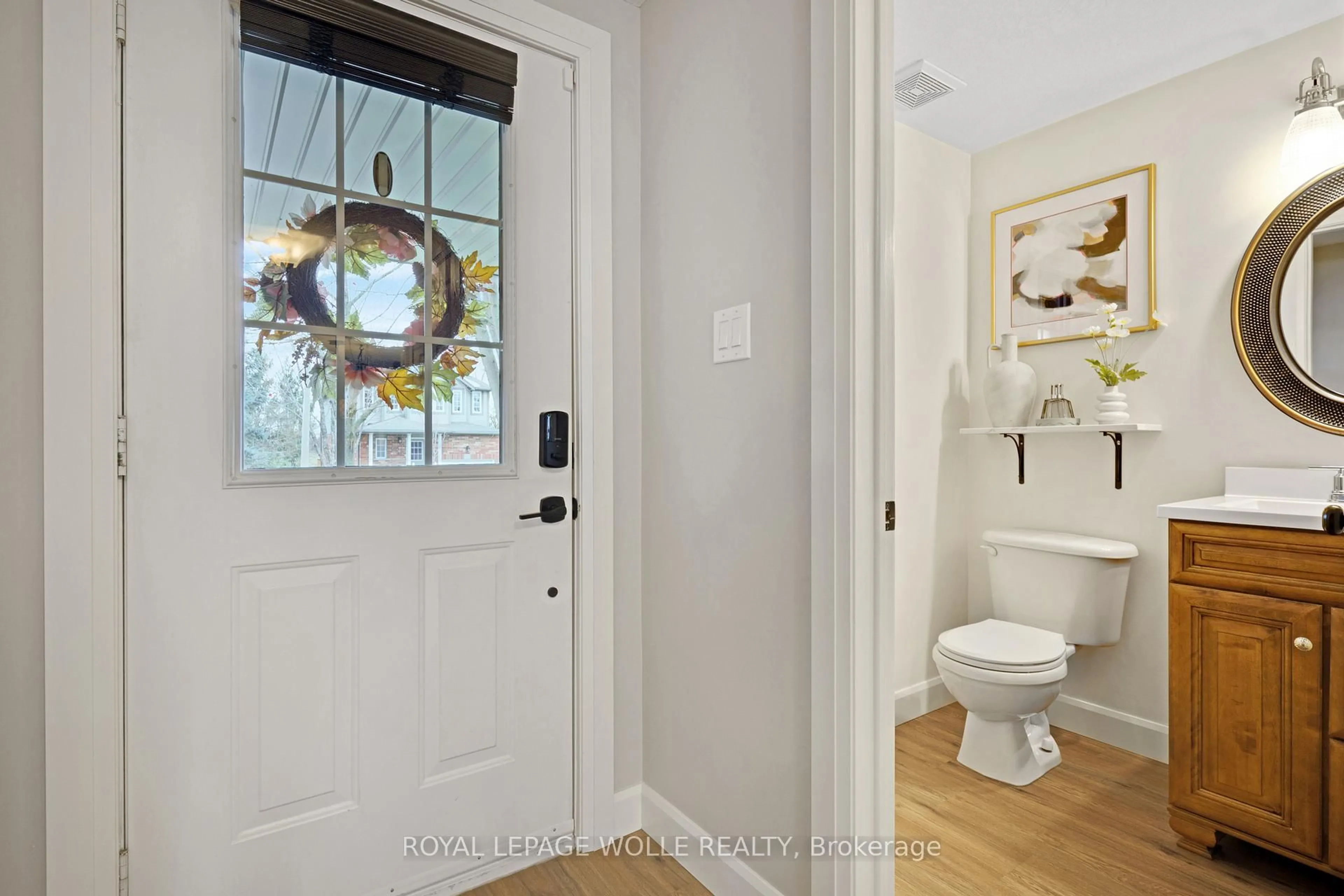 Indoor entryway for 755 Butternut Ave, Waterloo Ontario N2V 2M3