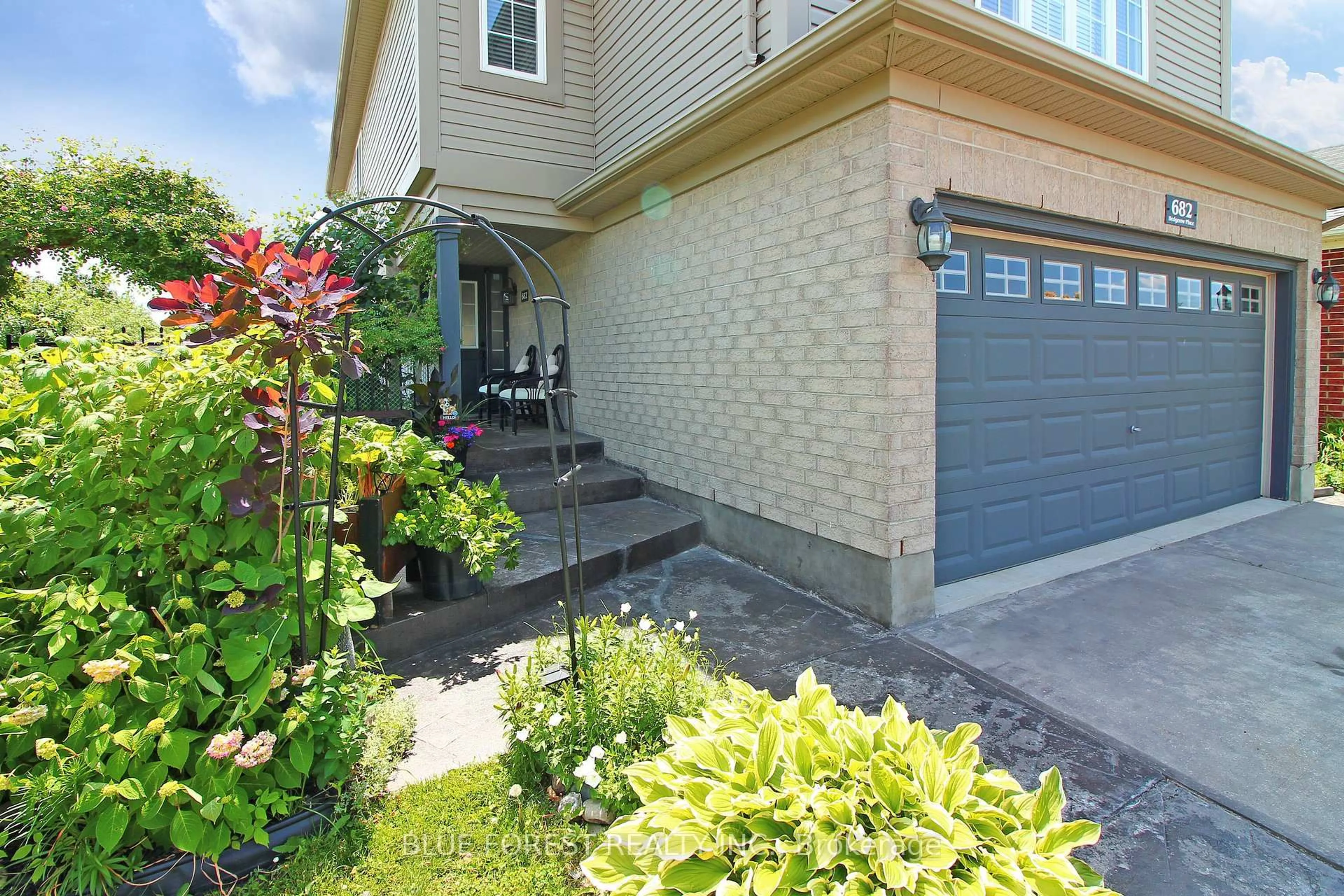 Unknown for 682 Hedgerow Pl, London North Ontario N5X 4L6