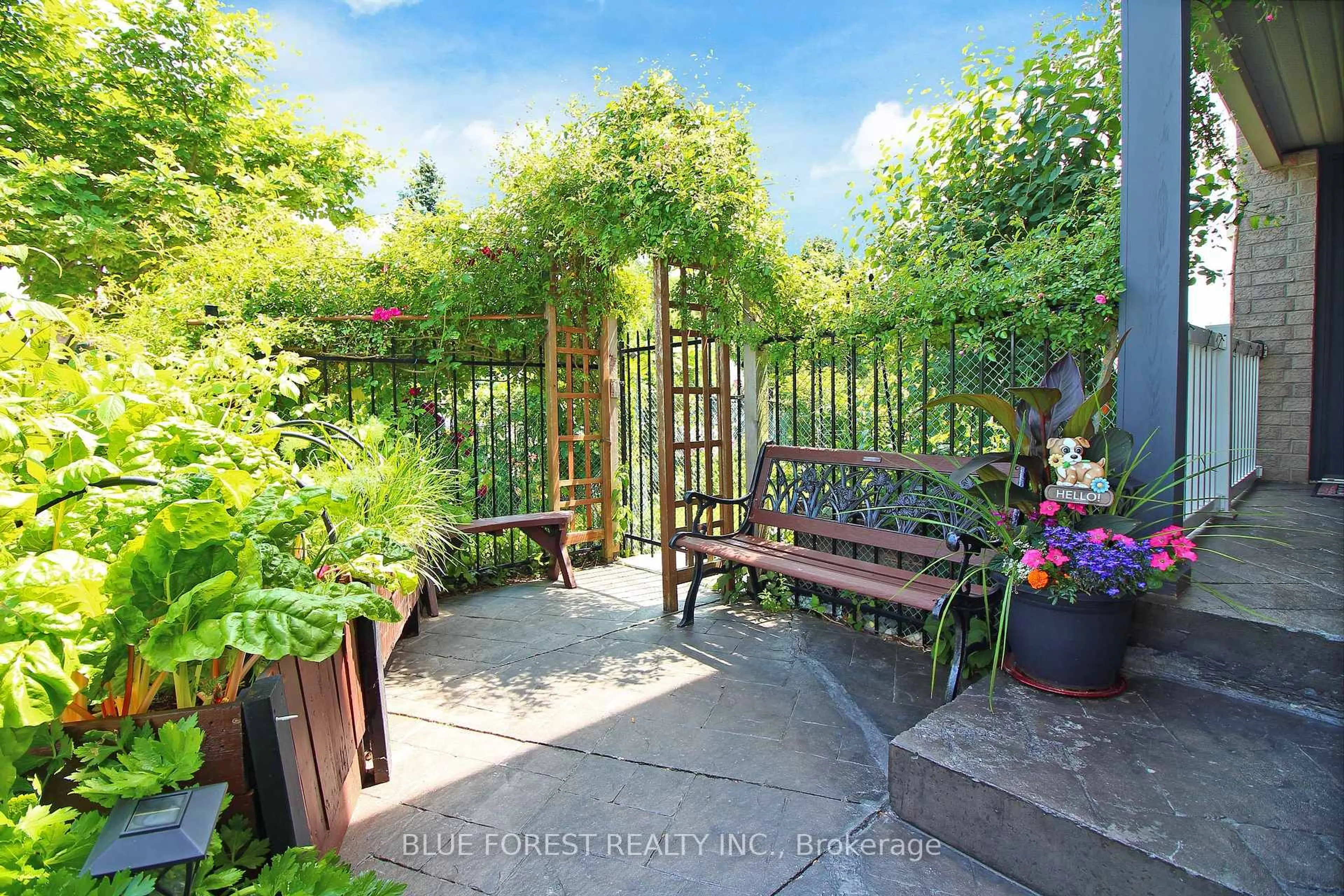 Patio, unknown for 682 Hedgerow Pl, London North Ontario N5X 4L6