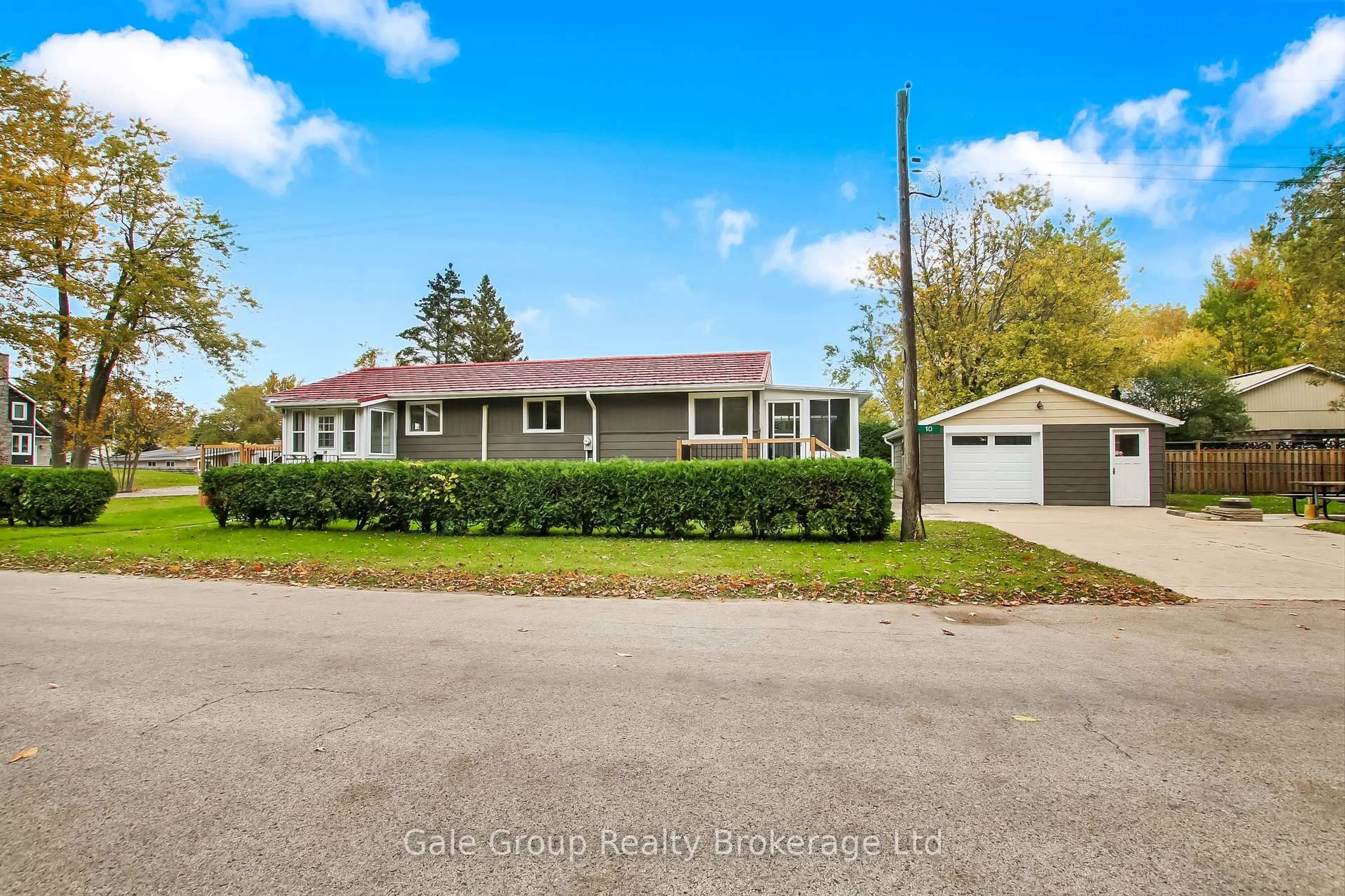 Unknown for 10 Clubhouse Rd, Norfolk Ontario N0E 1T0