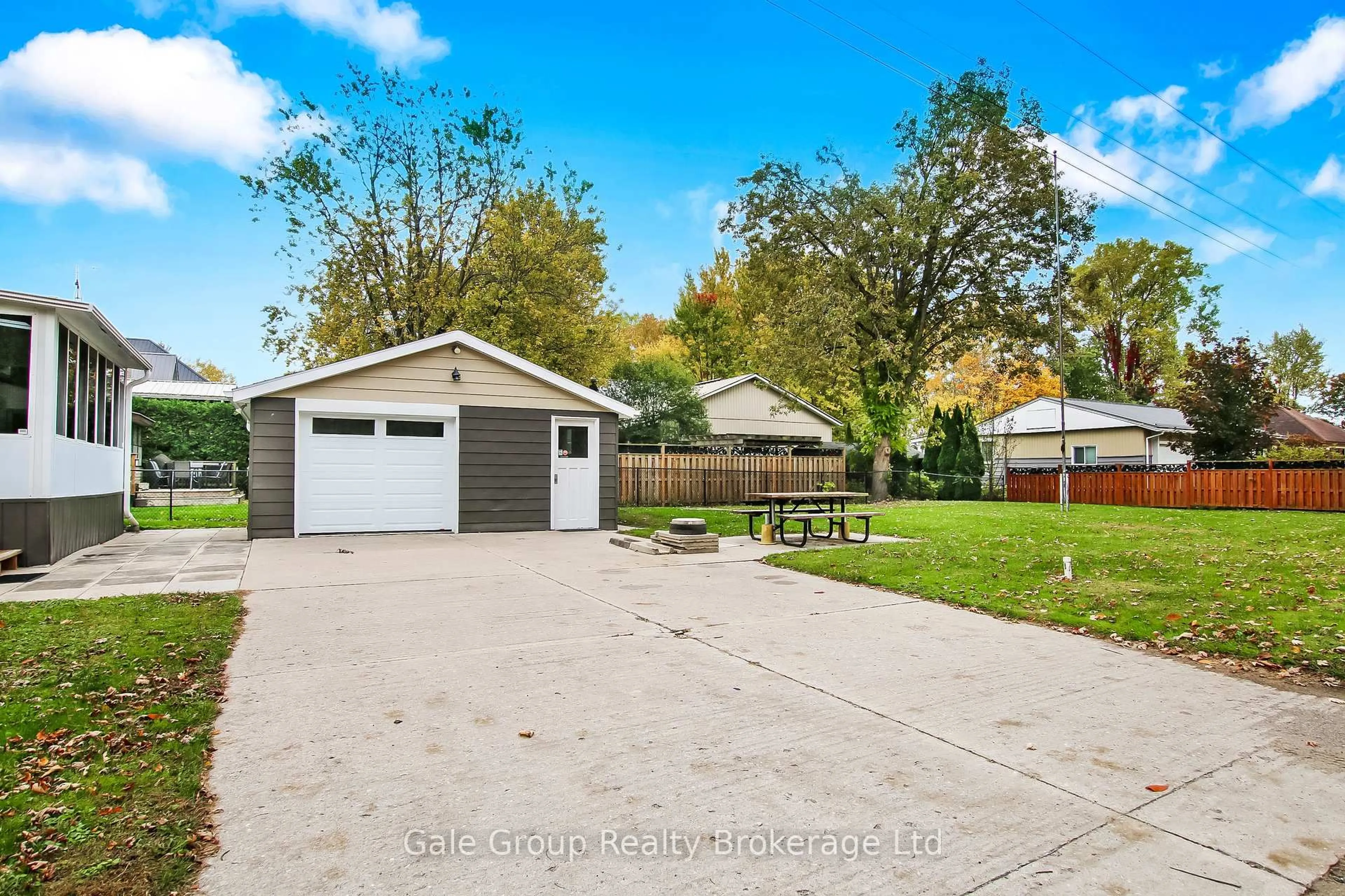 Shed for 10 Clubhouse Rd, Norfolk Ontario N0E 1T0