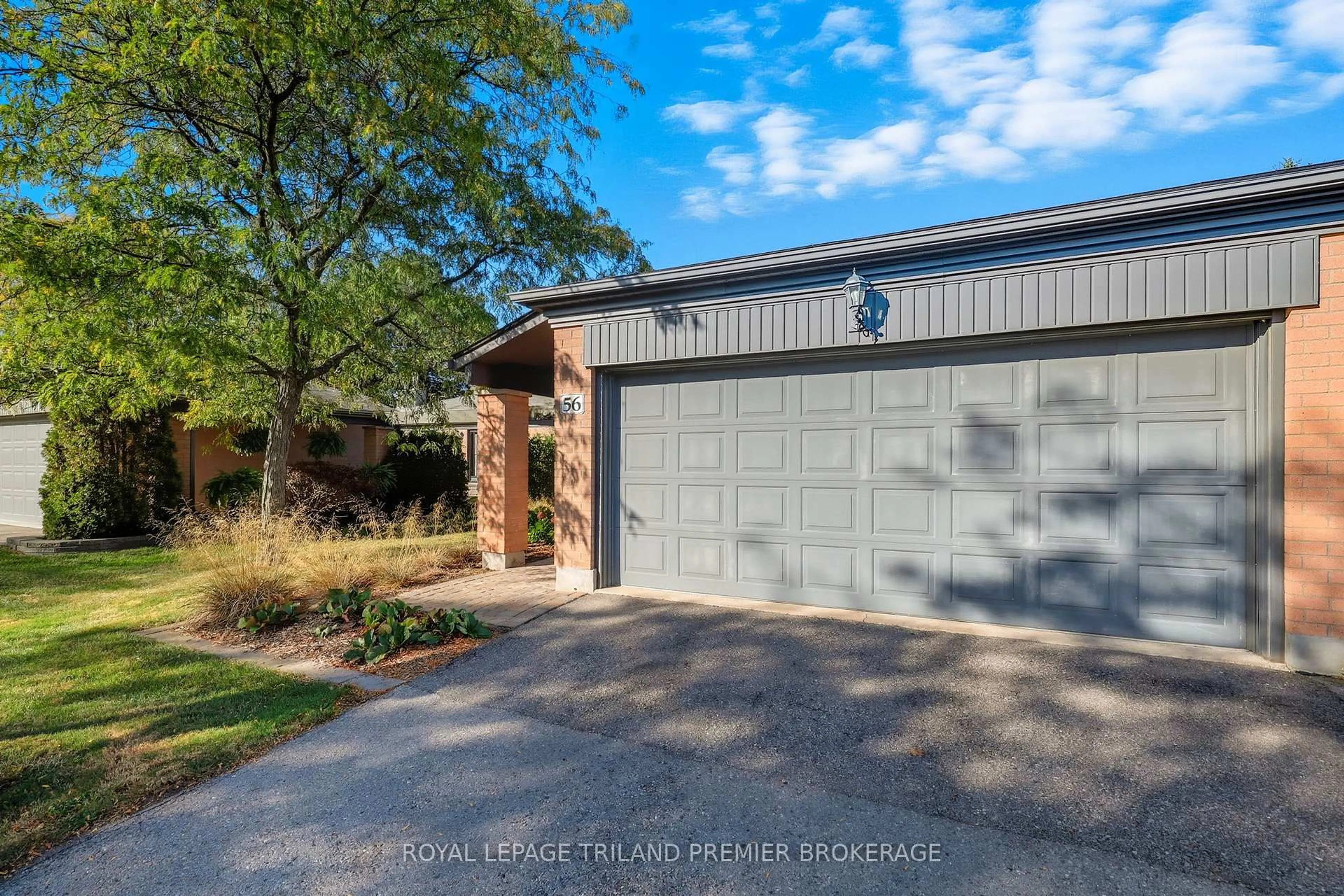 Indoor garage for 50 Fiddlers Green Rd #56, London North Ontario N6H 4T4