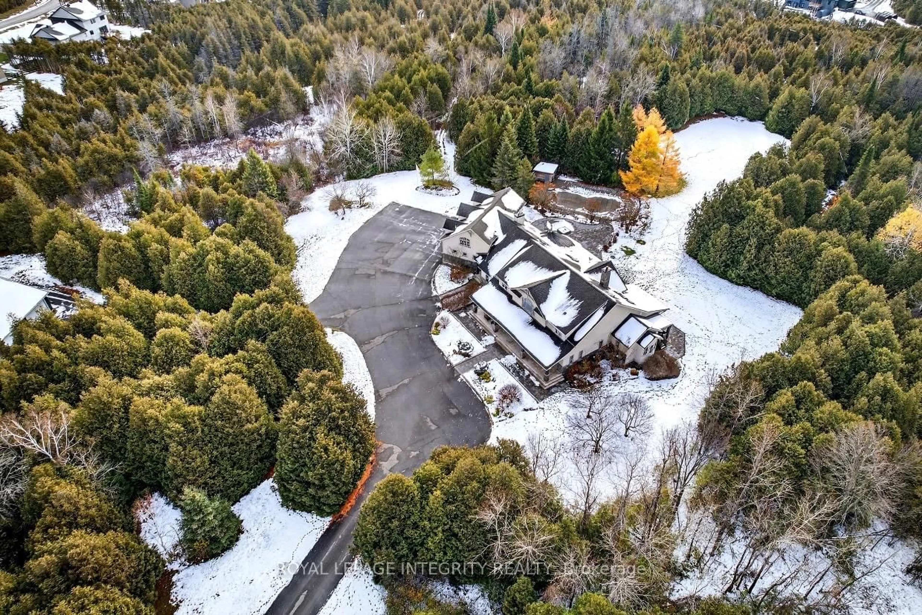 A pic from outside/outdoor area/front of a property/back of a property/a pic from drone, unknown for 551 Richmond Rd, Ashton Ontario K0A 1B0