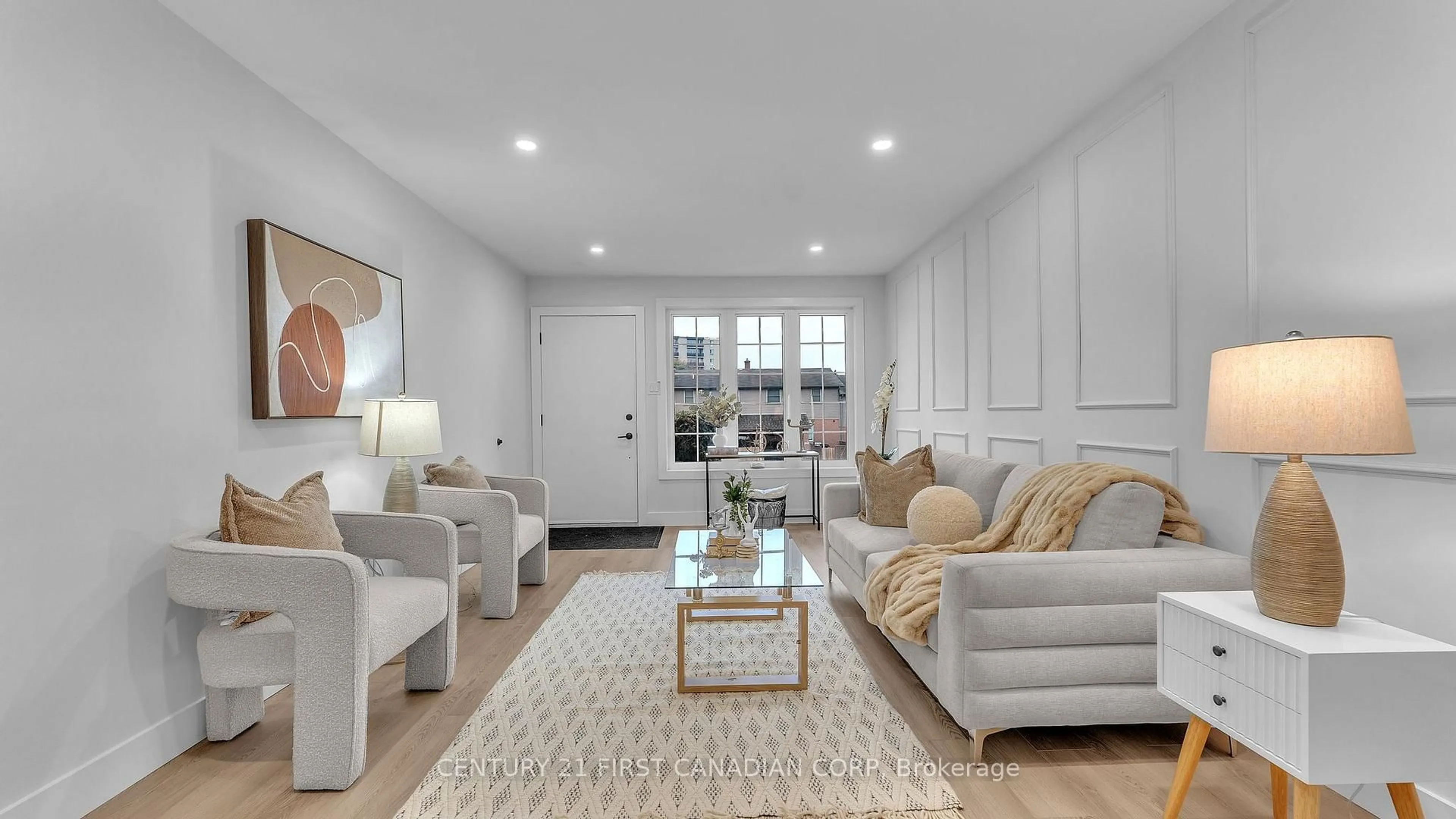 Living room with furniture, unknown for 330 Southcrest Dr, London South Ontario N6J 1N4