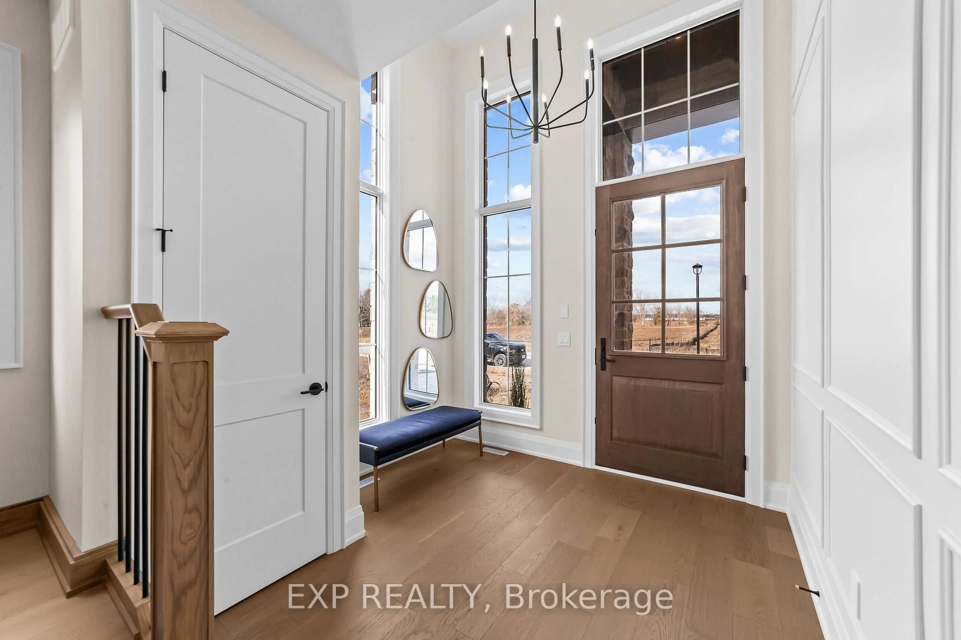 Indoor entryway for 6881 Heathwoods Ave, London South Ontario N6P 1H5