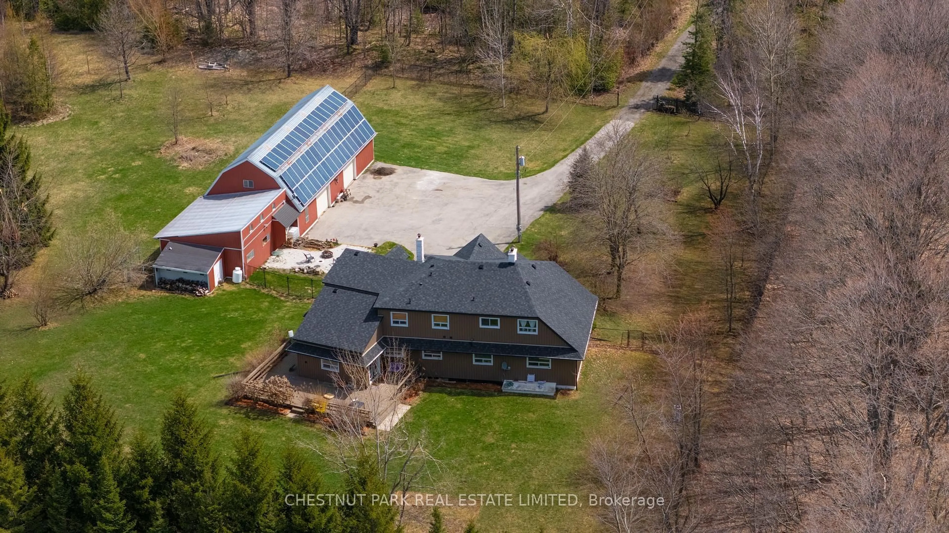 A pic from outside/outdoor area/front of a property/back of a property/a pic from drone, building for 714550 1st Line EHS, Mono Ontario L9W 5T6