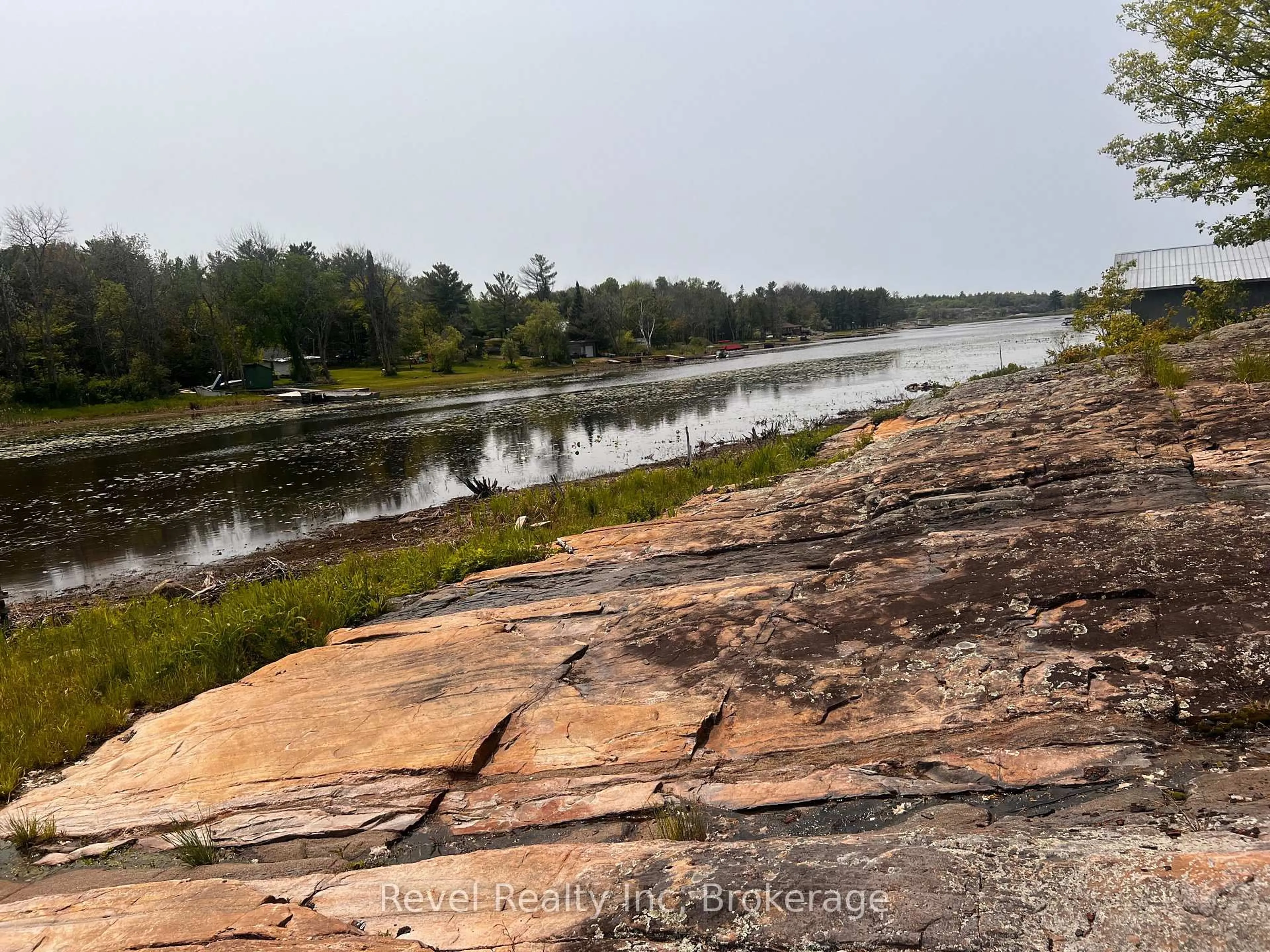 A pic of a room for 42 Wawanaisa Rd, Carling Ontario P0G 1G0