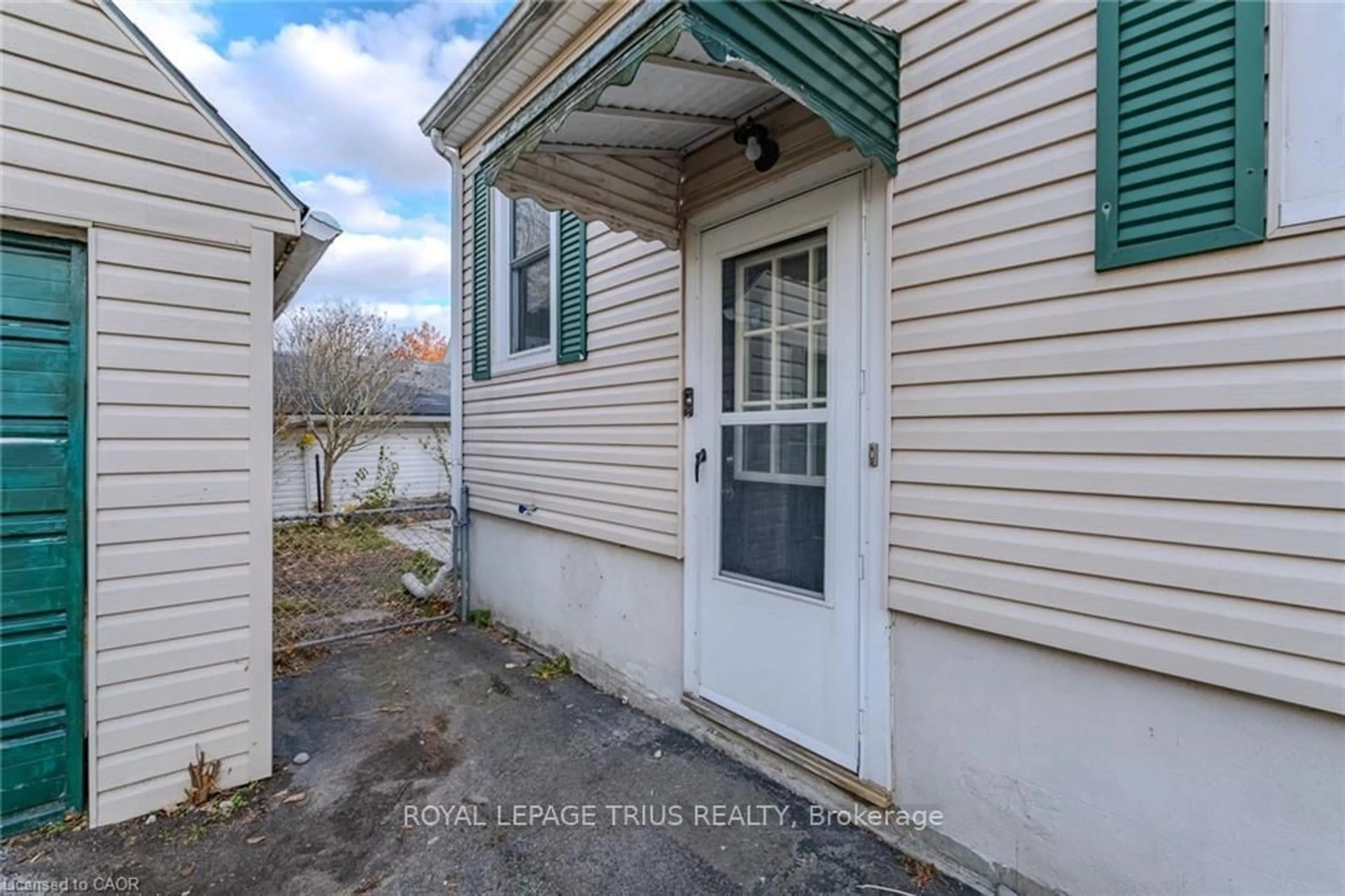 Unknown for 373 College Ave, Norfolk Ontario N3Y 4G8