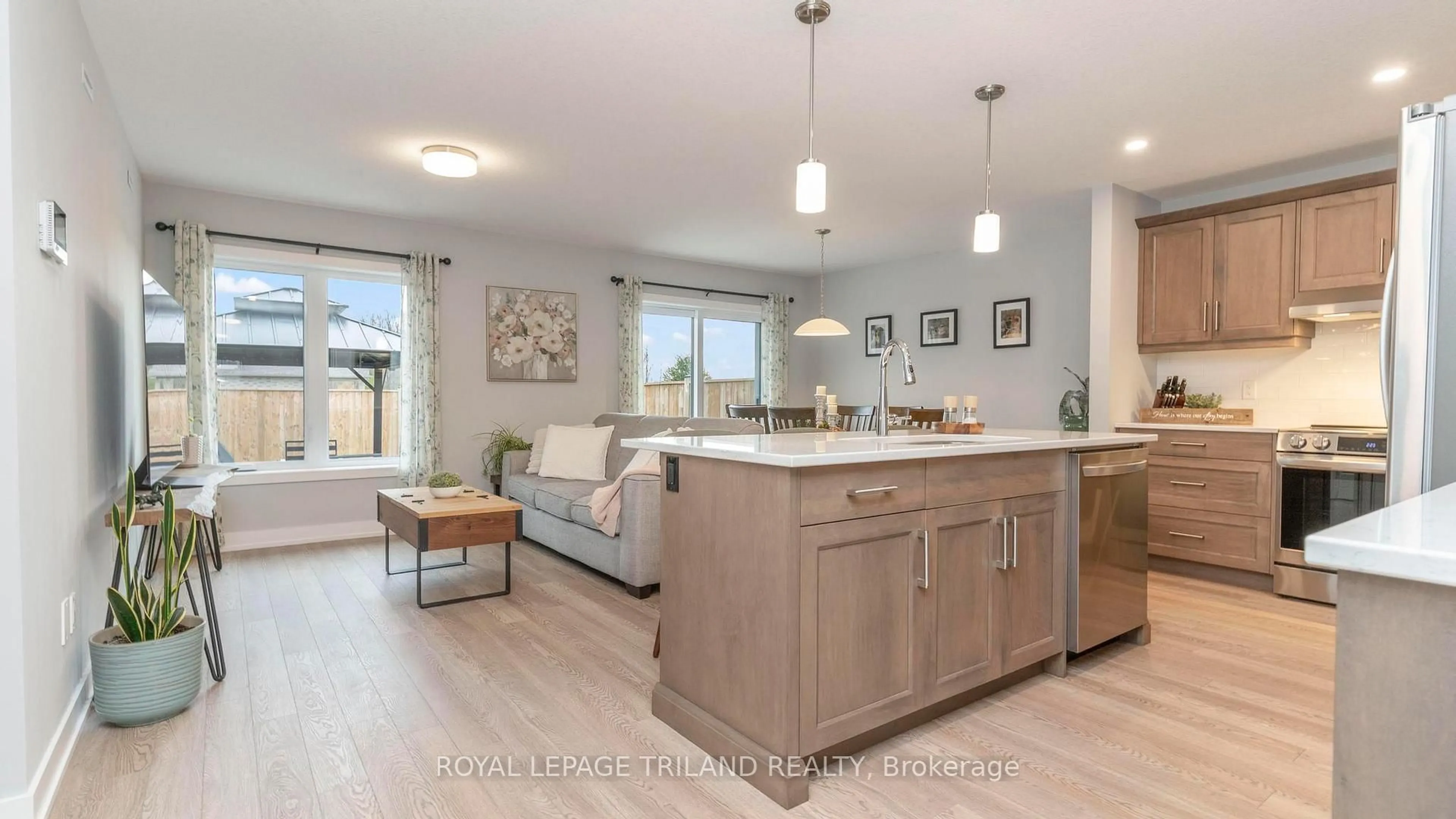 Open concept kitchen, unknown for 84 EMPIRE Pkwy, St. Thomas Ontario N5R 0N4