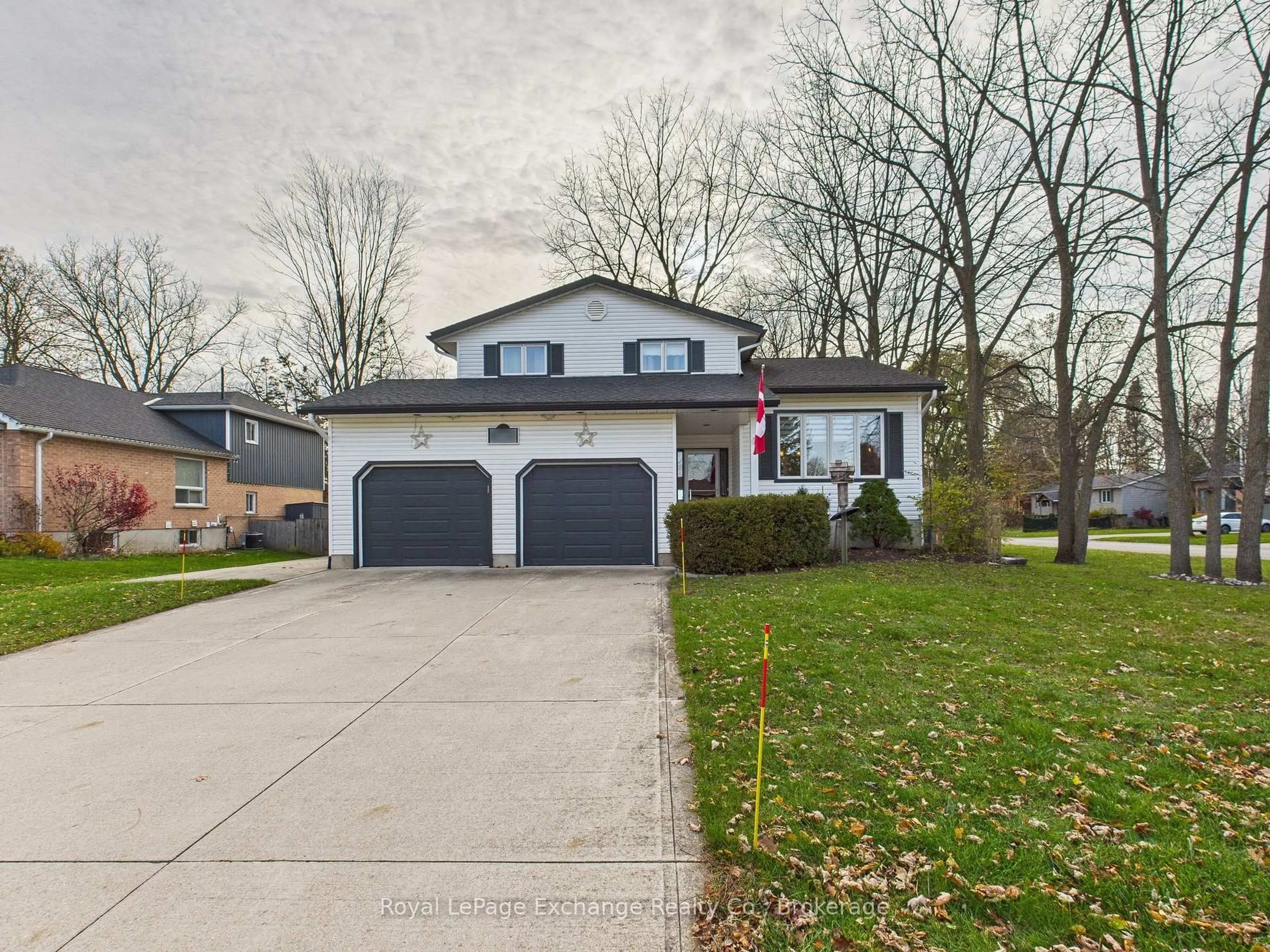 Home with brick exterior material, street for 502 Lynden Cres, Kincardine Ontario N2Z 3B1