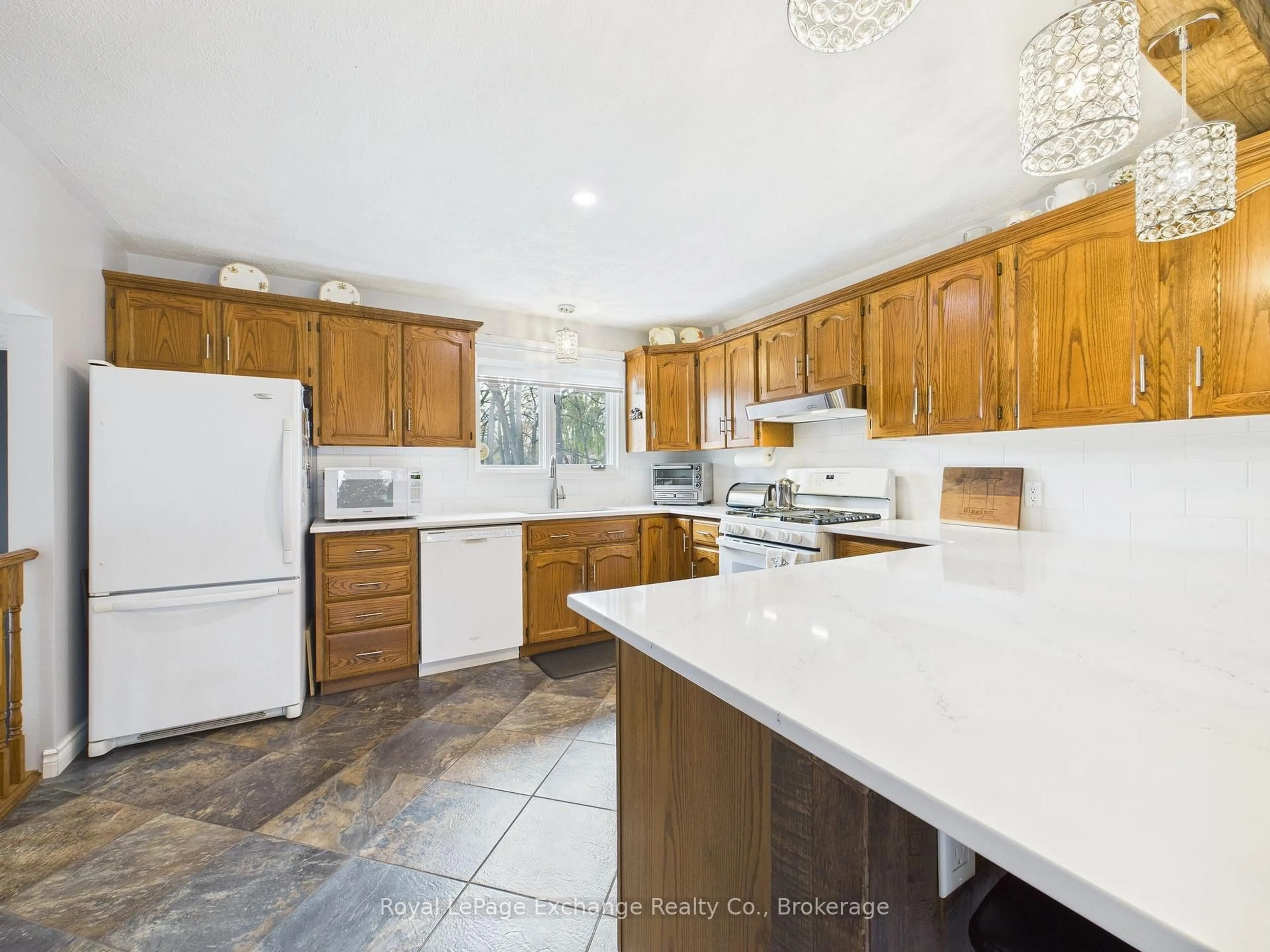 Open concept kitchen, ceramic/tile floor for 502 Lynden Cres, Kincardine Ontario N2Z 3B1