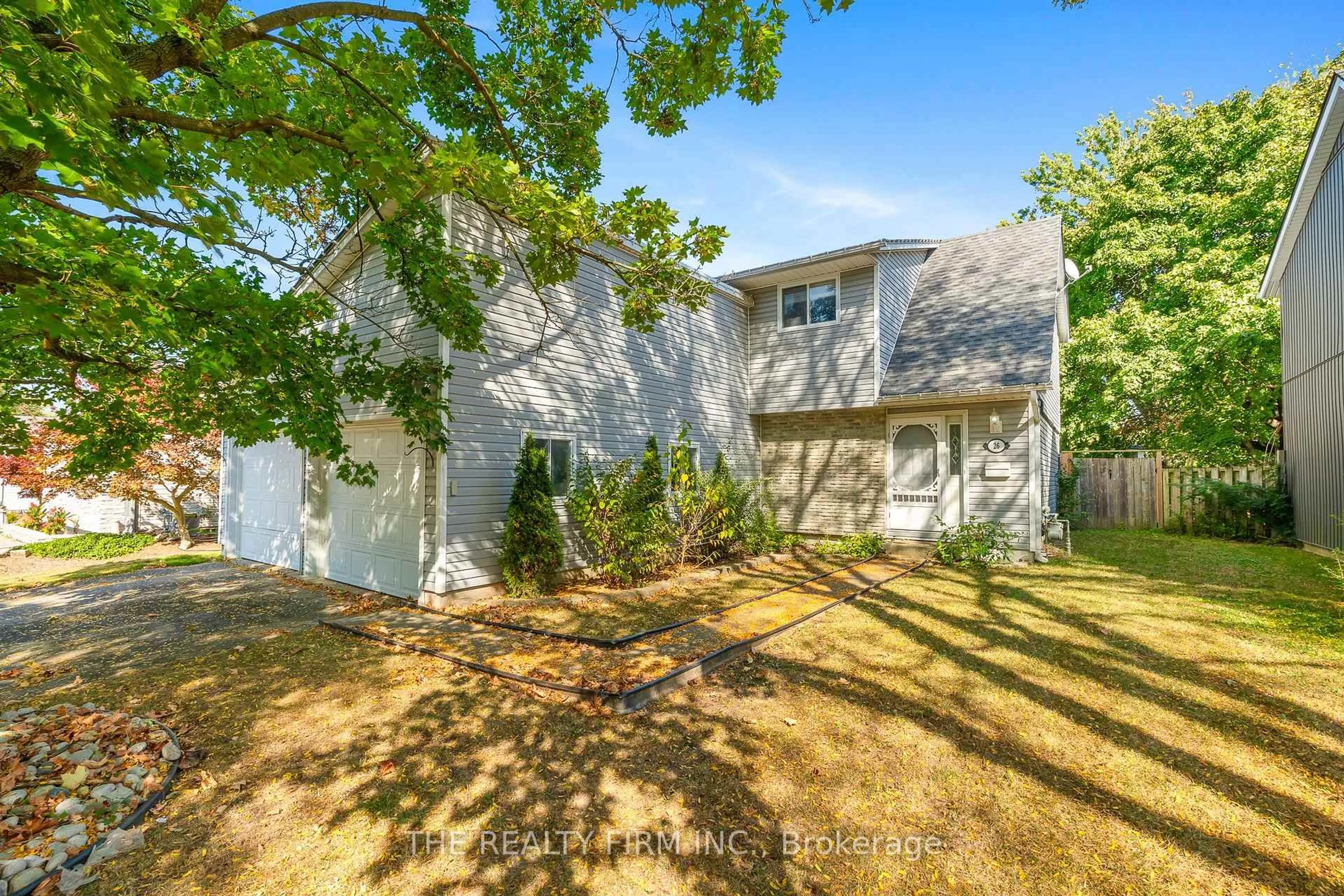 A pic from outside/outdoor area/front of a property/back of a property/a pic from drone, street for 26 Monmore Rd, London North Ontario N6G 2W6