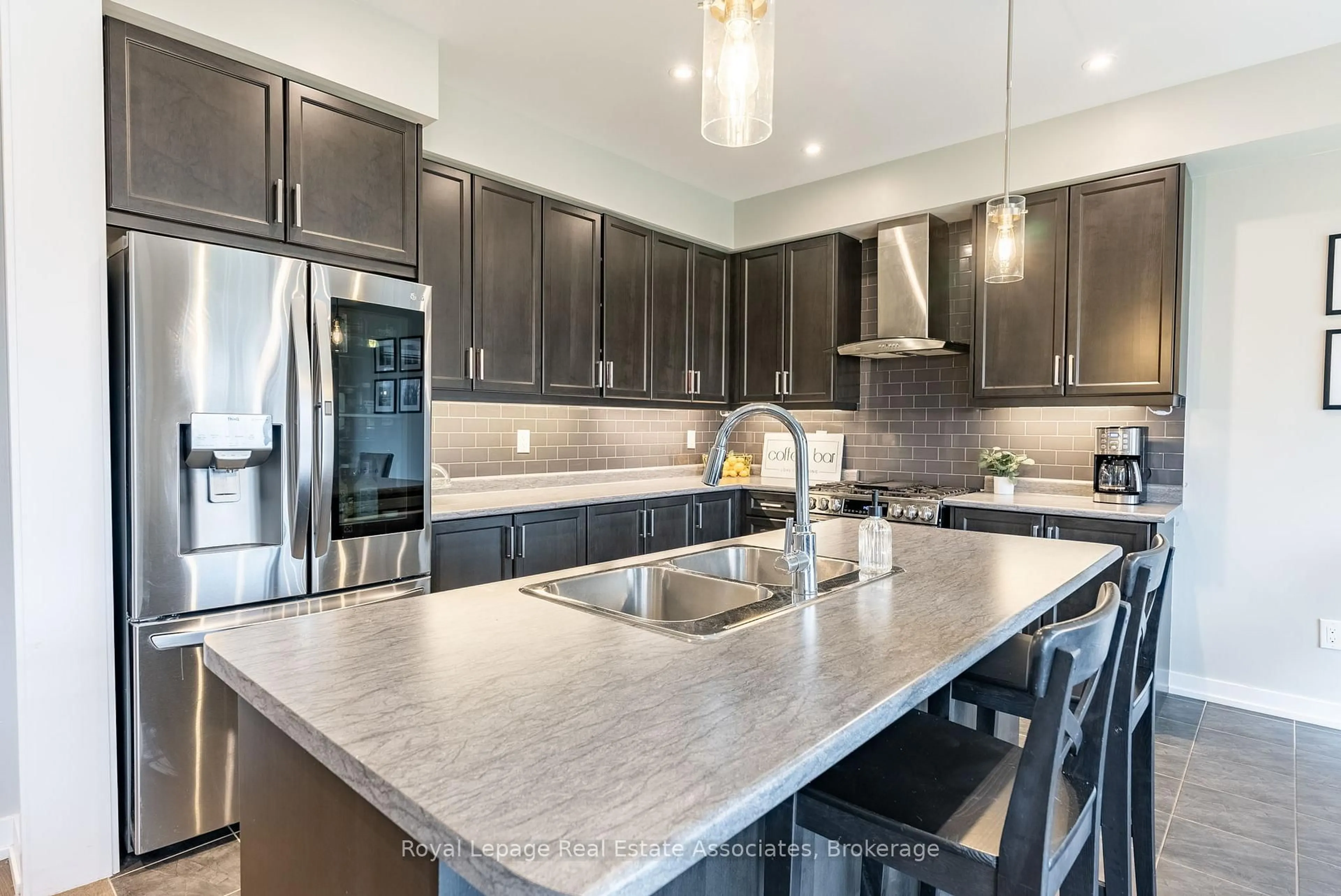 Contemporary kitchen, ceramic/tile floor for 48 Hawick Cres, Haldimand Ontario N3W 0G5