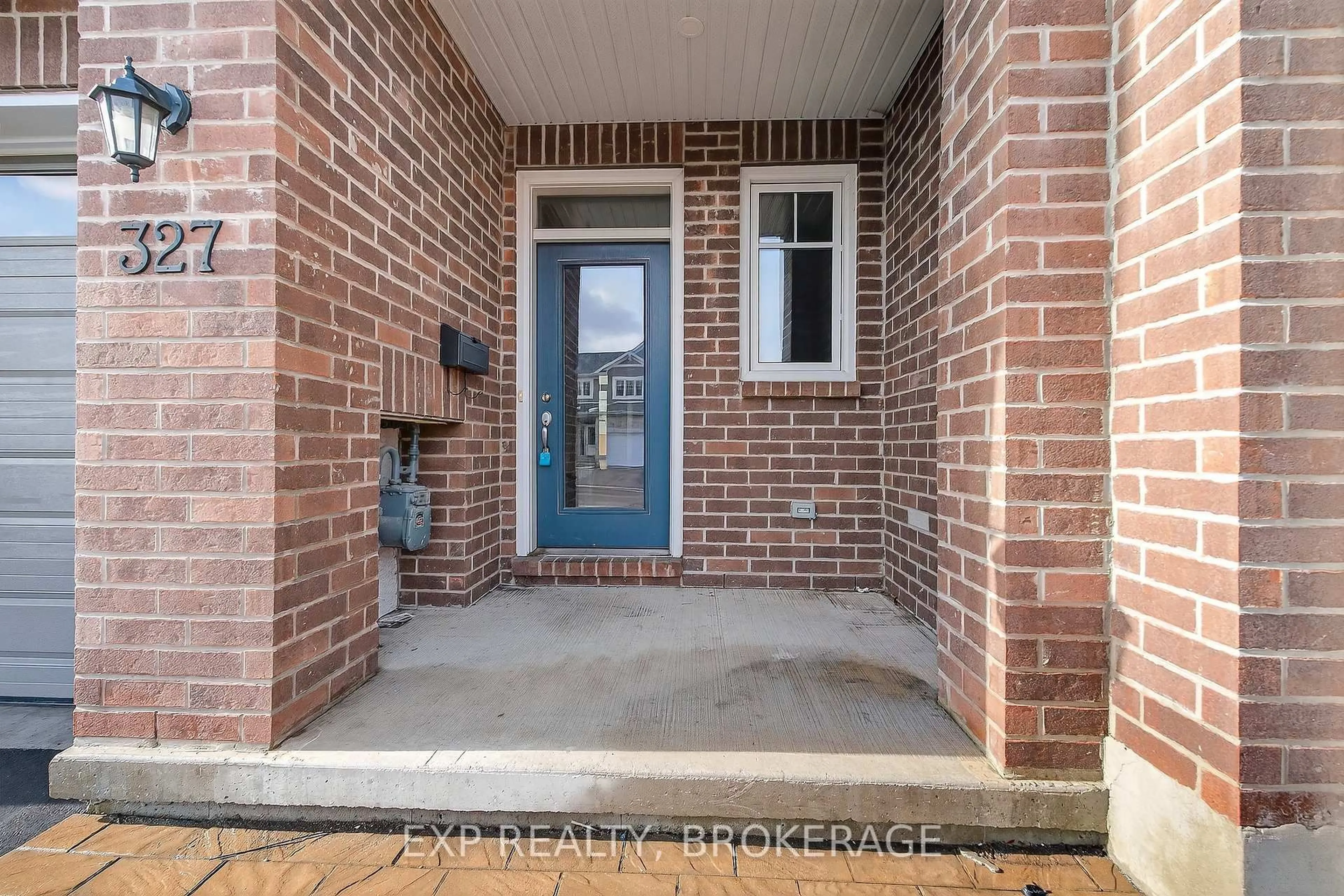 Indoor entryway for 327 BUCKTHORN Dr, Kingston Ontario K7P 0S1