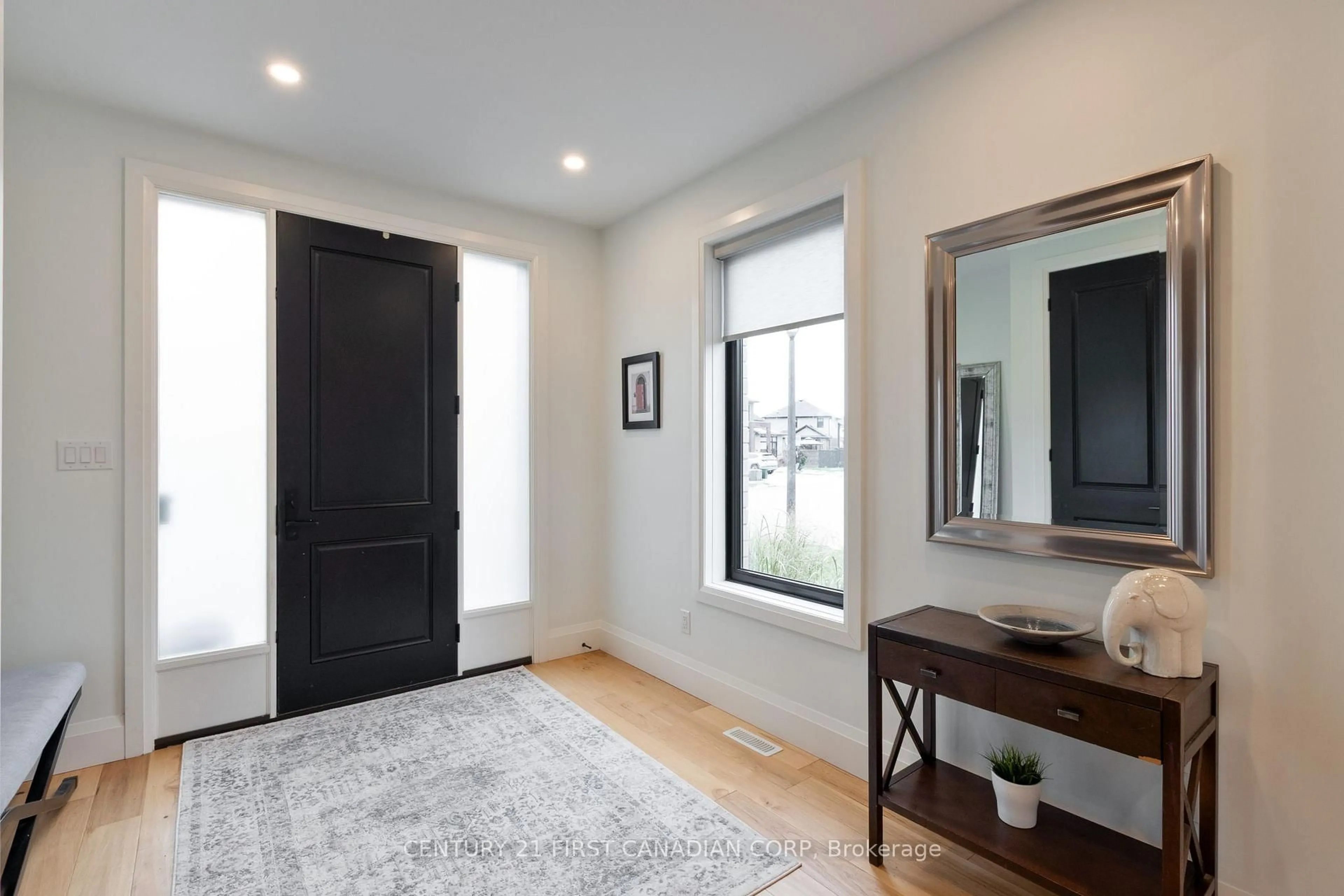 Indoor entryway for 2347 Yellowbirch Crt, London North Ontario N6G 5C1