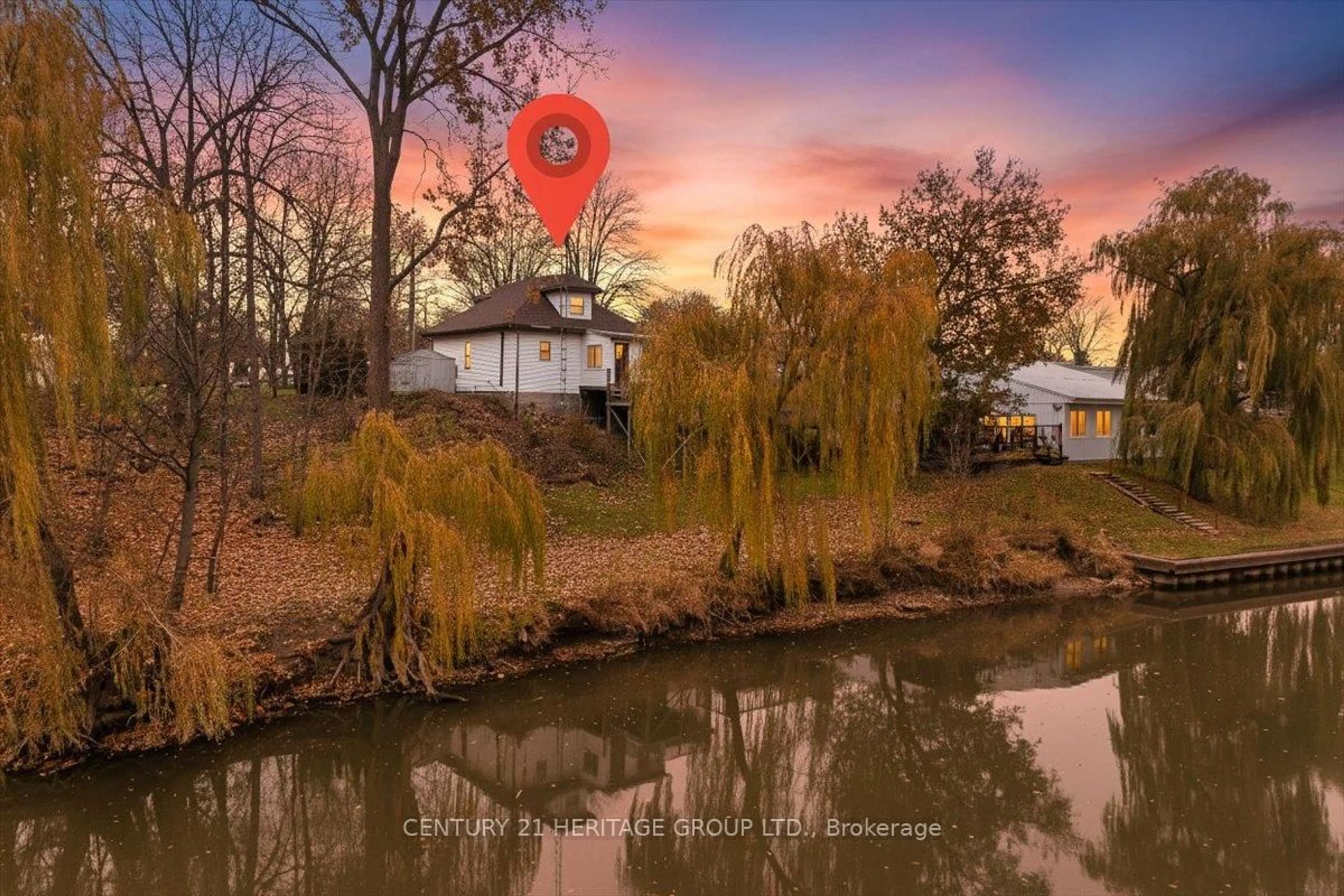 A pic from outside/outdoor area/front of a property/back of a property/a pic from drone, water/lake/river/ocean view for 199 Camden St, Chatham-Kent Ontario N0P 1M0