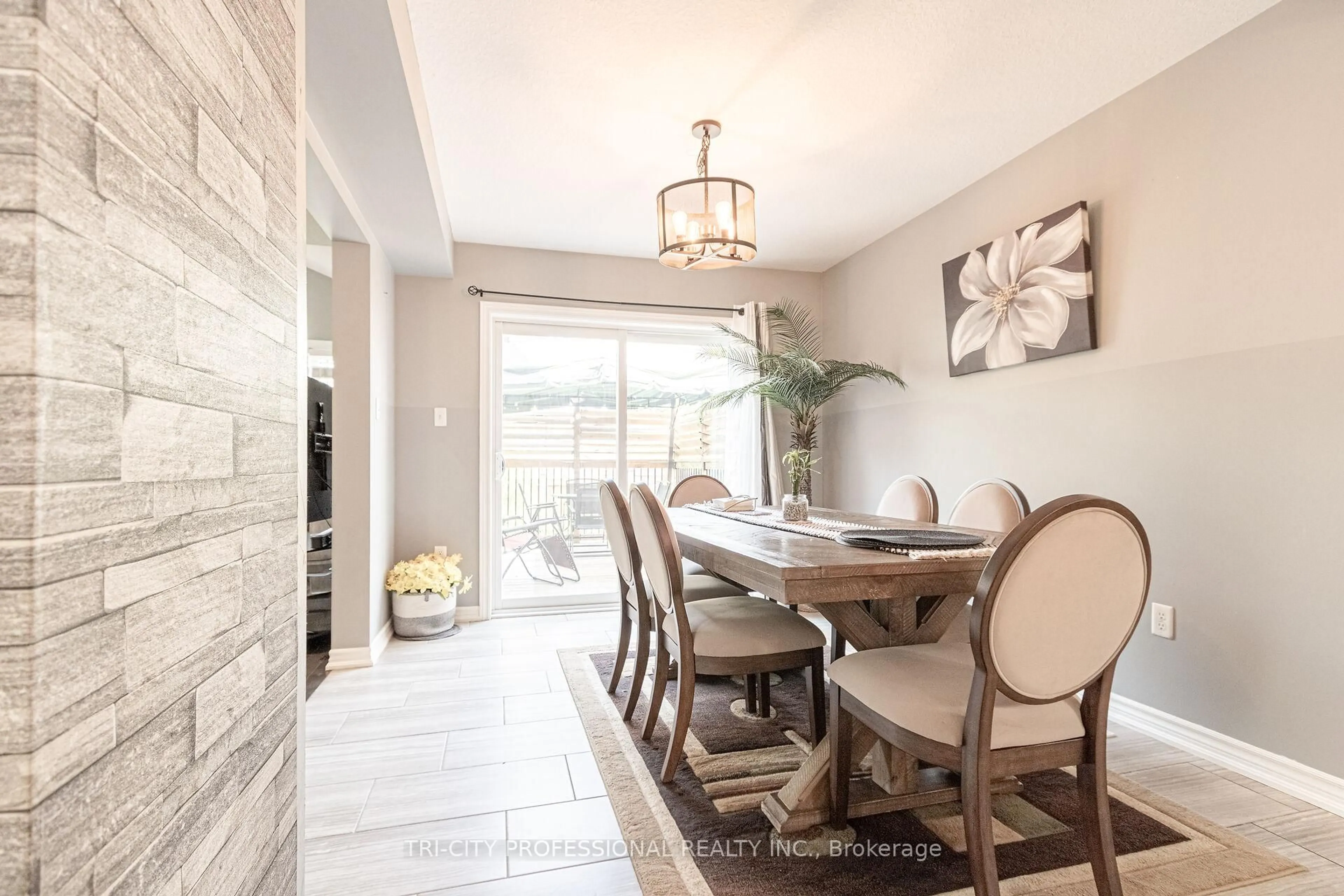 Dining room, ceramic/tile floor for 53 Aberdeen St, Centre Wellington Ontario N1M 0C1