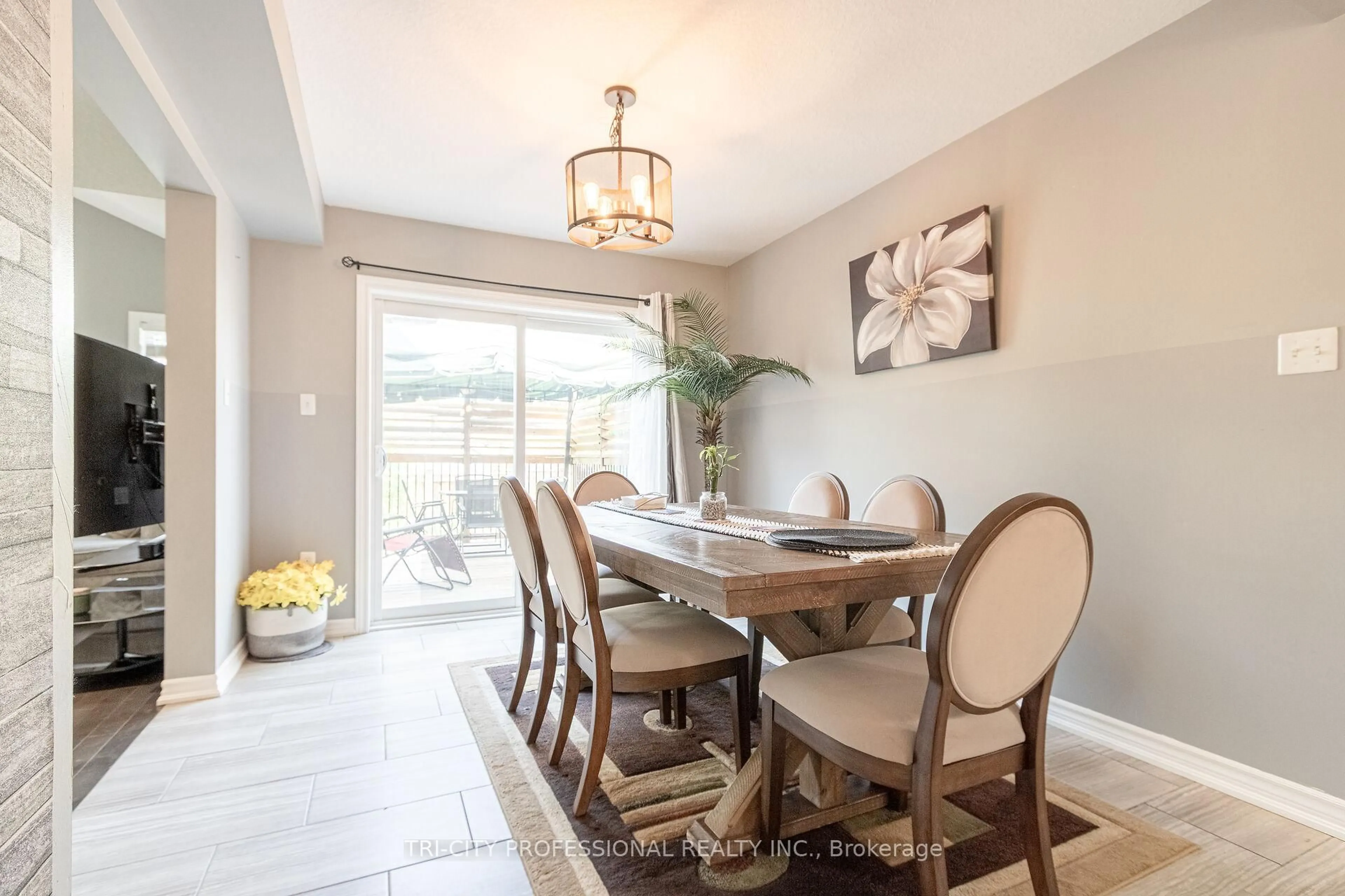 Dining room, ceramic/tile floor for 53 Aberdeen St, Centre Wellington Ontario N1M 0C1