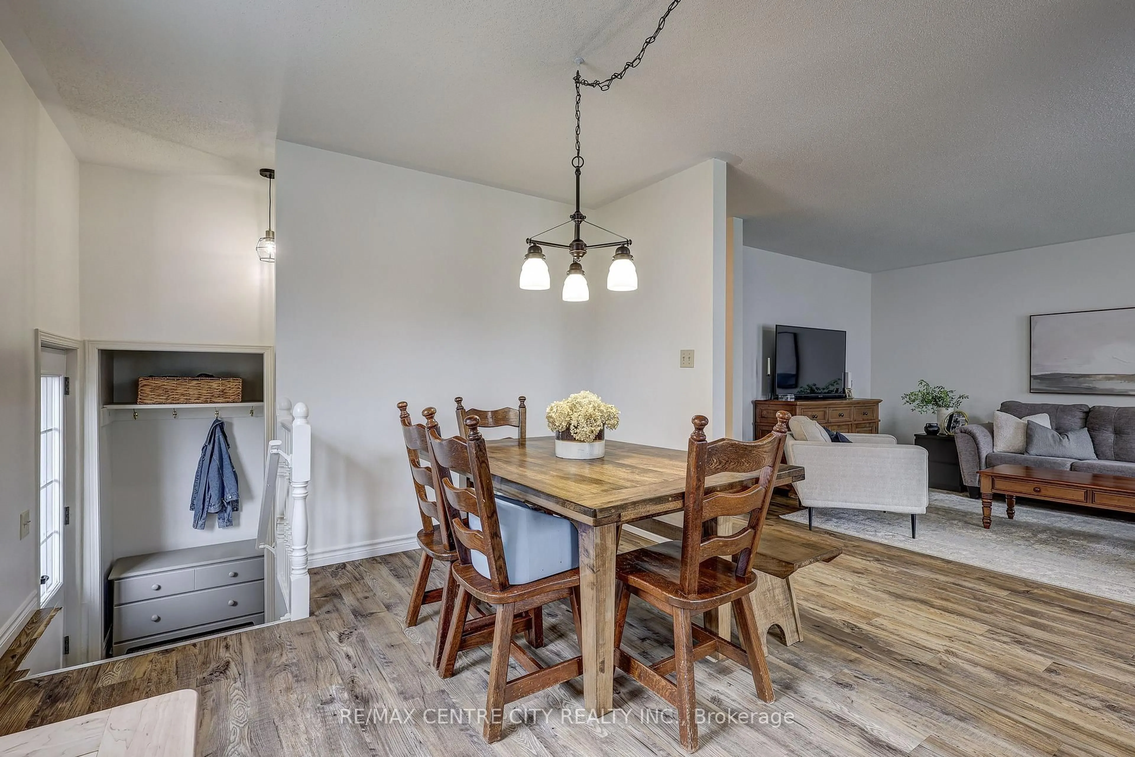 Dining room, unknown for 10 Cedar St, Aylmer Ontario N5H 2E5