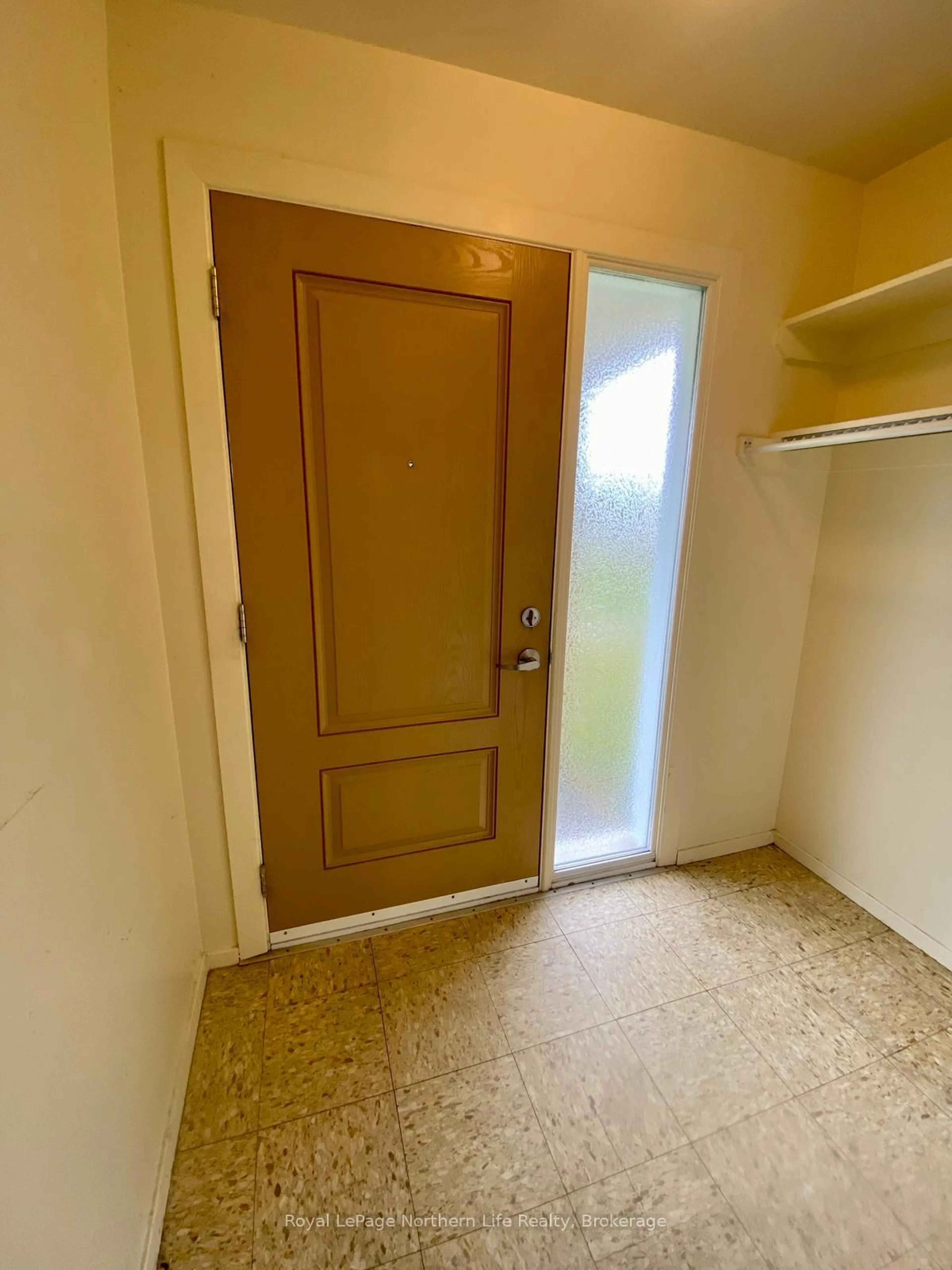 A pic of a room for 460 Lake Heights Rd #17, North Bay Ontario P1A 2Z8