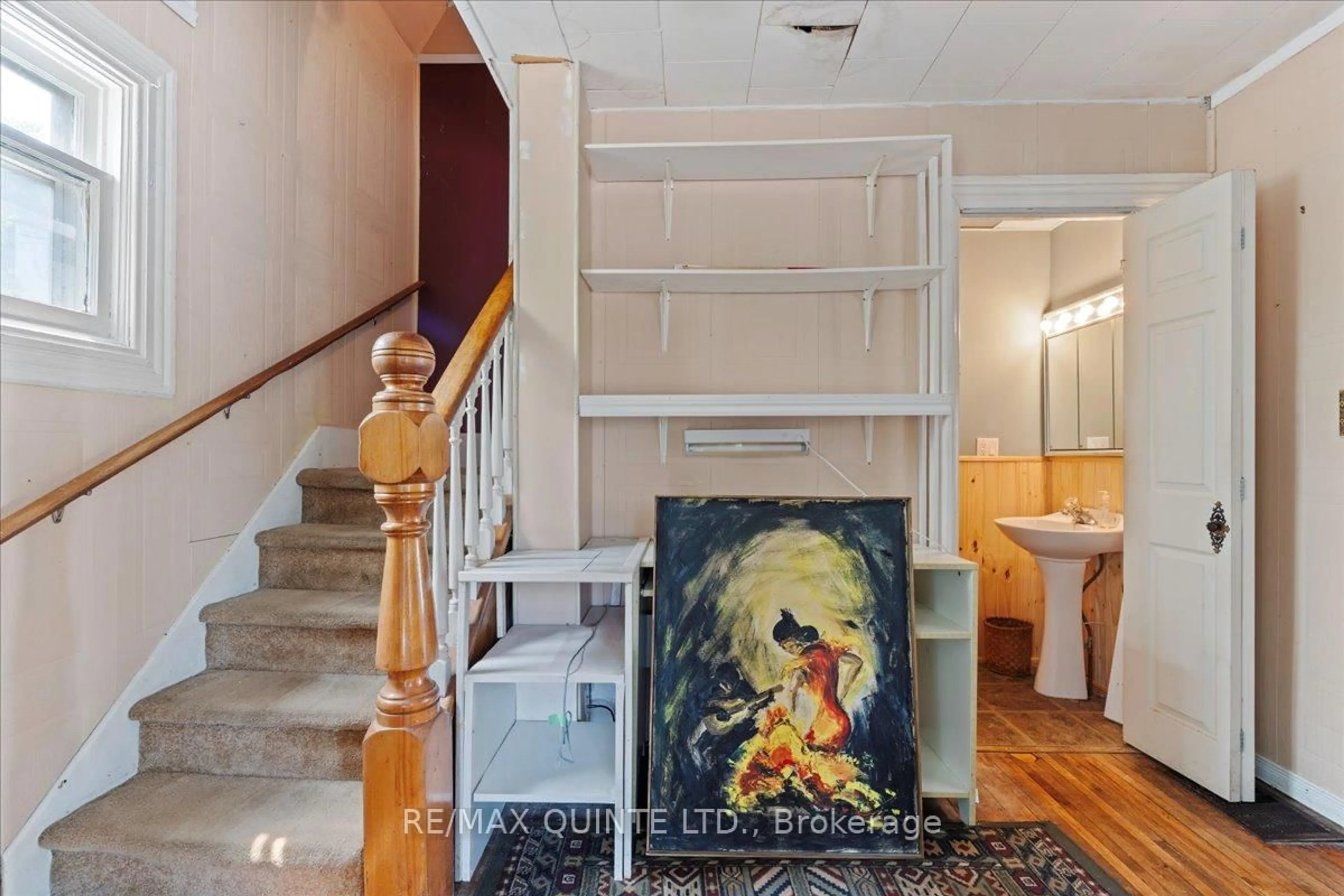 Indoor foyer for 19 Broad St, Prince Edward County Ontario K0K 2T0