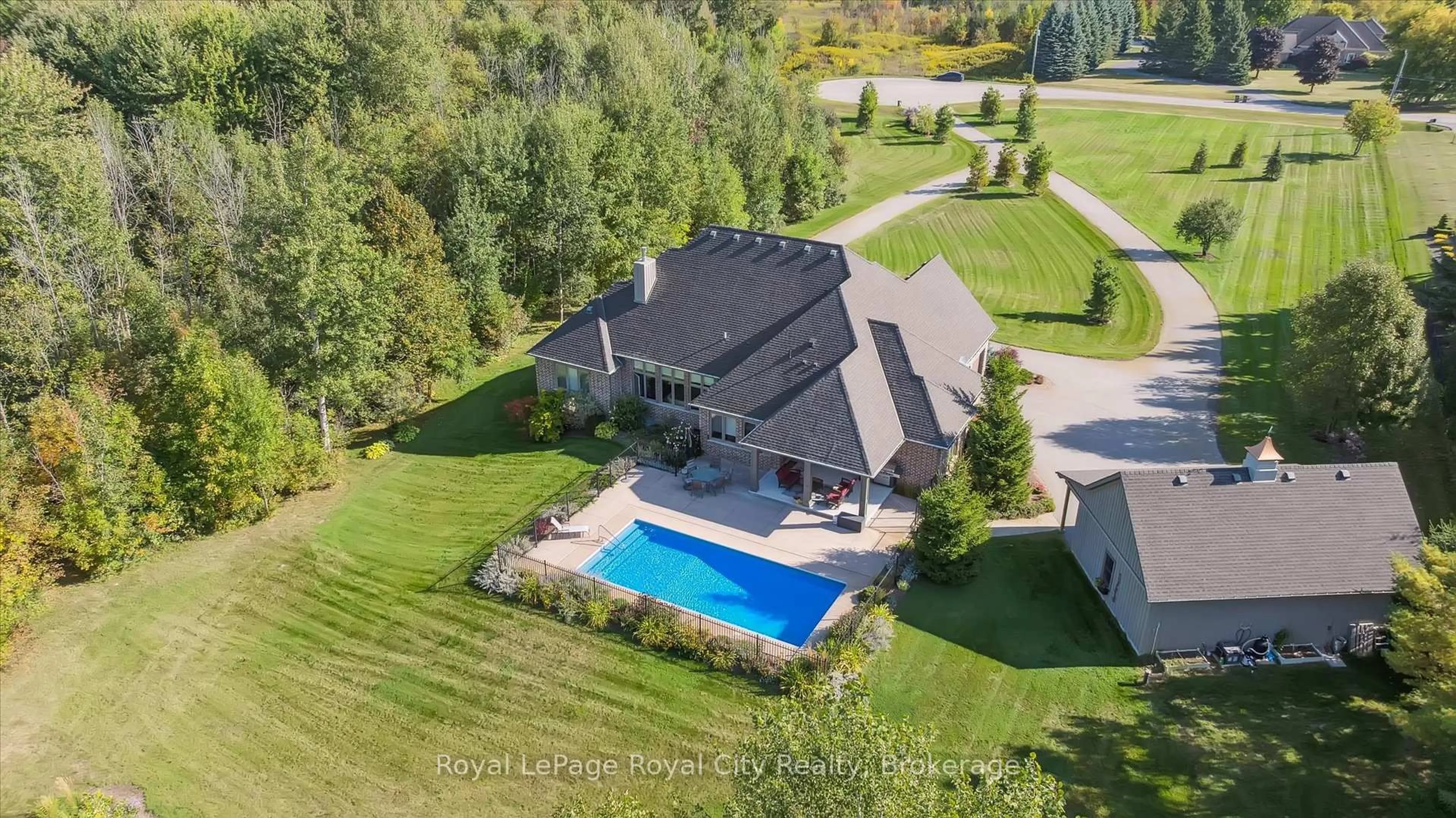 A pic from outside/outdoor area/front of a property/back of a property/a pic from drone, unknown for 28 Serena Lane, Guelph Ontario N1L 1E7