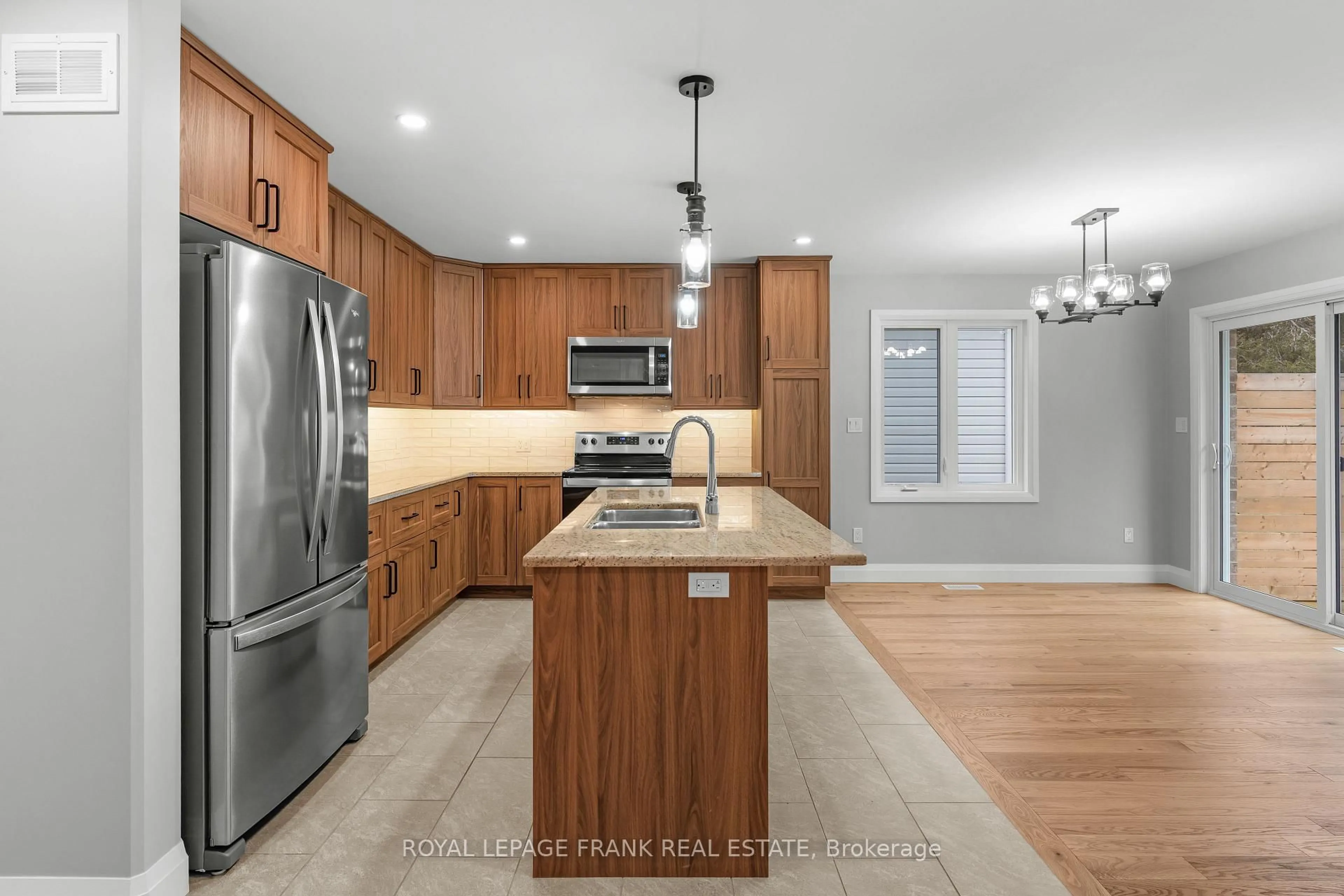 Open concept kitchen, unknown for 47 Birch Cres, Kawartha Lakes Ontario K0M 1A0