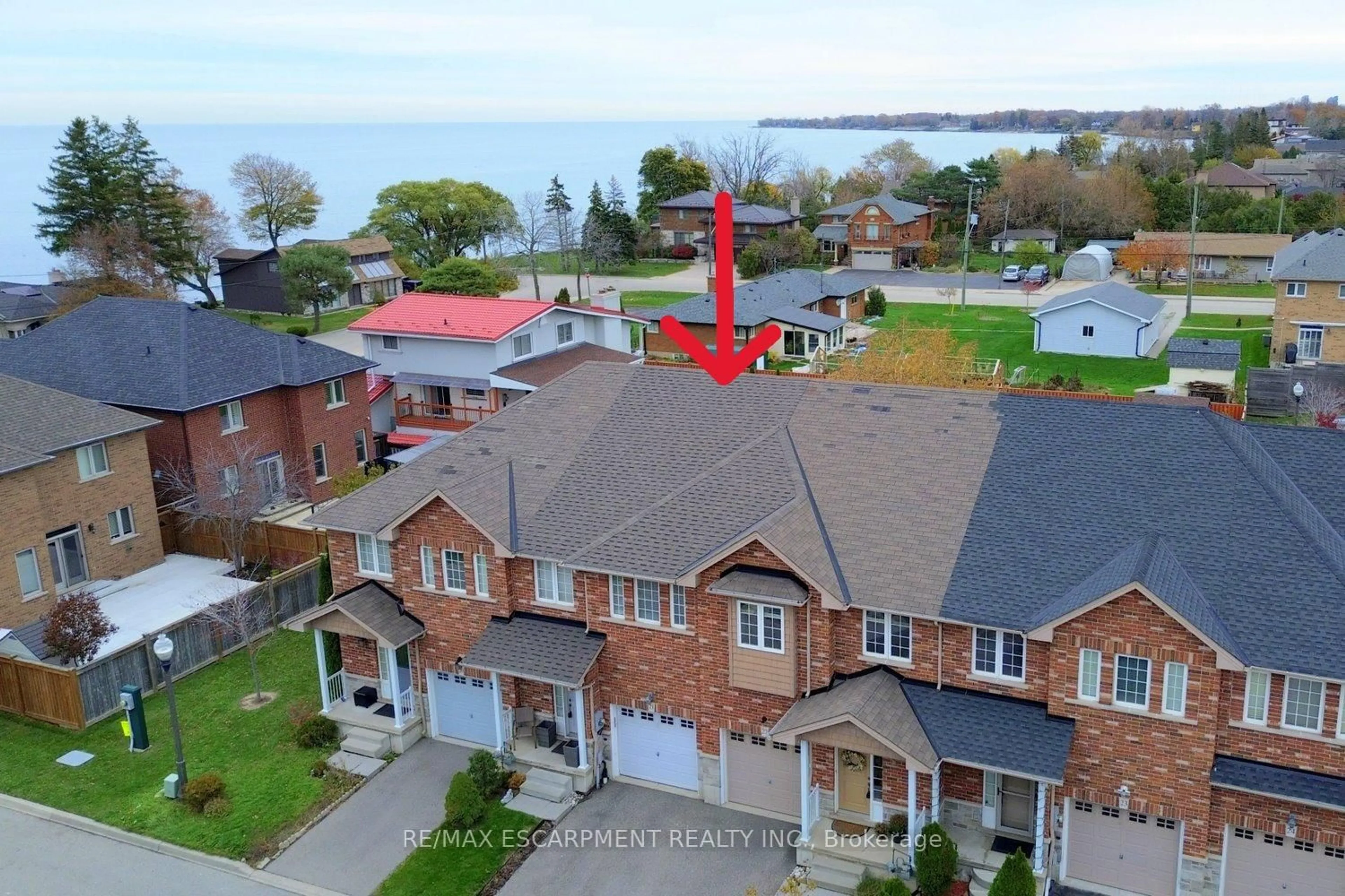 A pic from outside/outdoor area/front of a property/back of a property/a pic from drone, water/lake/river/ocean view for 45 Seabreeze Cres #21, Hamilton Ontario L8E 0G1