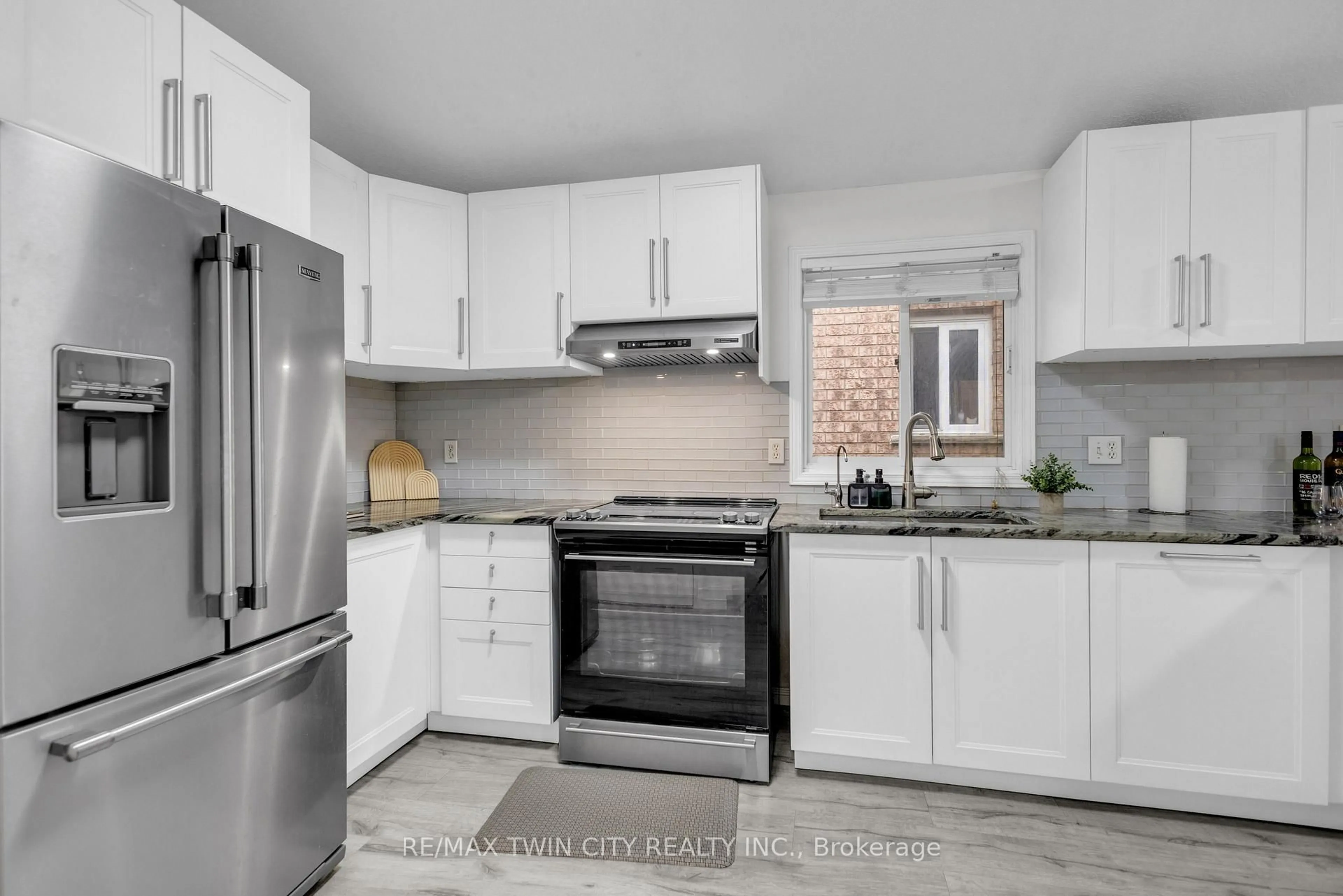 Unknown for 9 Bush Clover Cres, Kitchener Ontario N2E 3P9