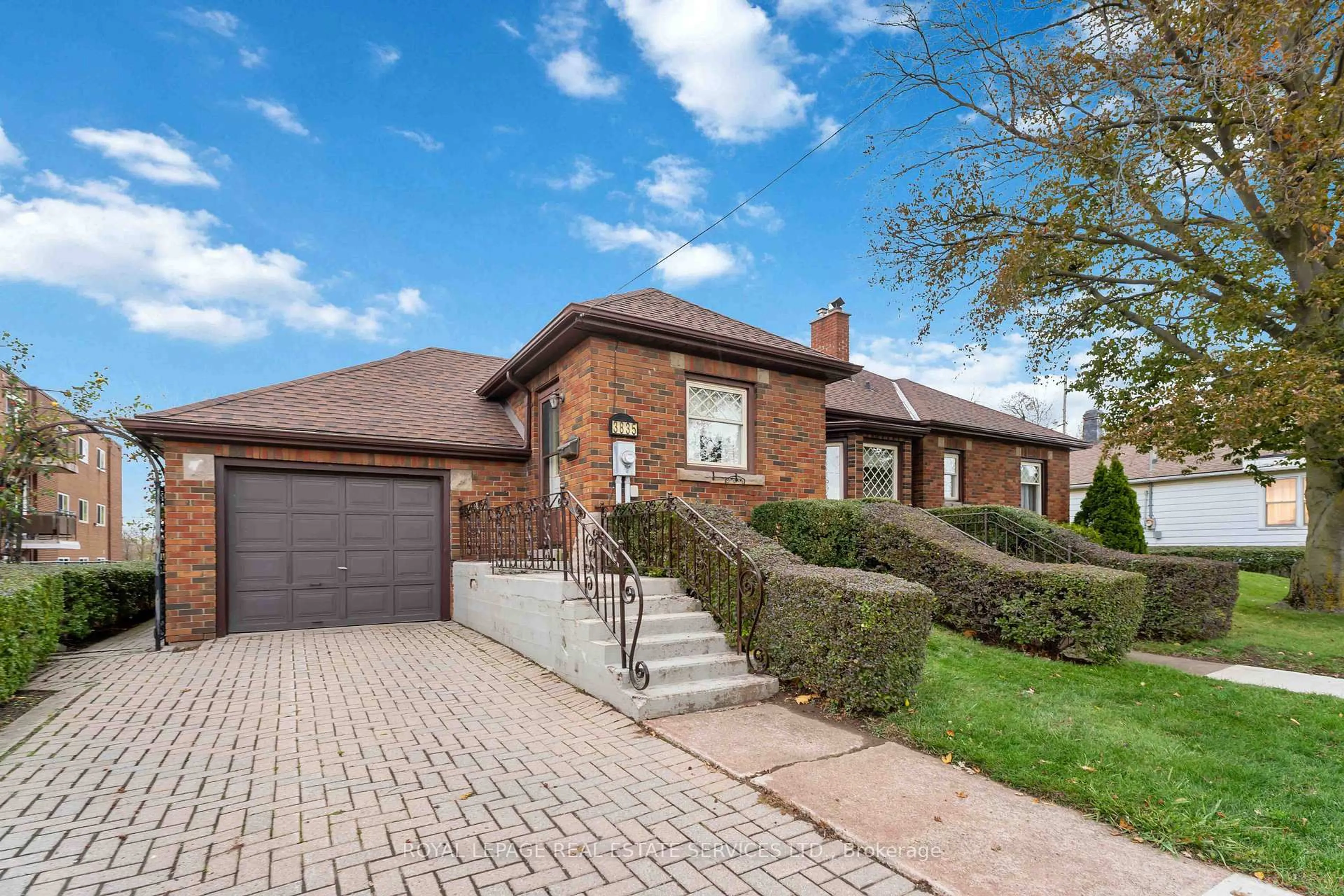 Home with brick exterior material, street for 3835 Main St, Niagara Falls Ontario L2G 6B4