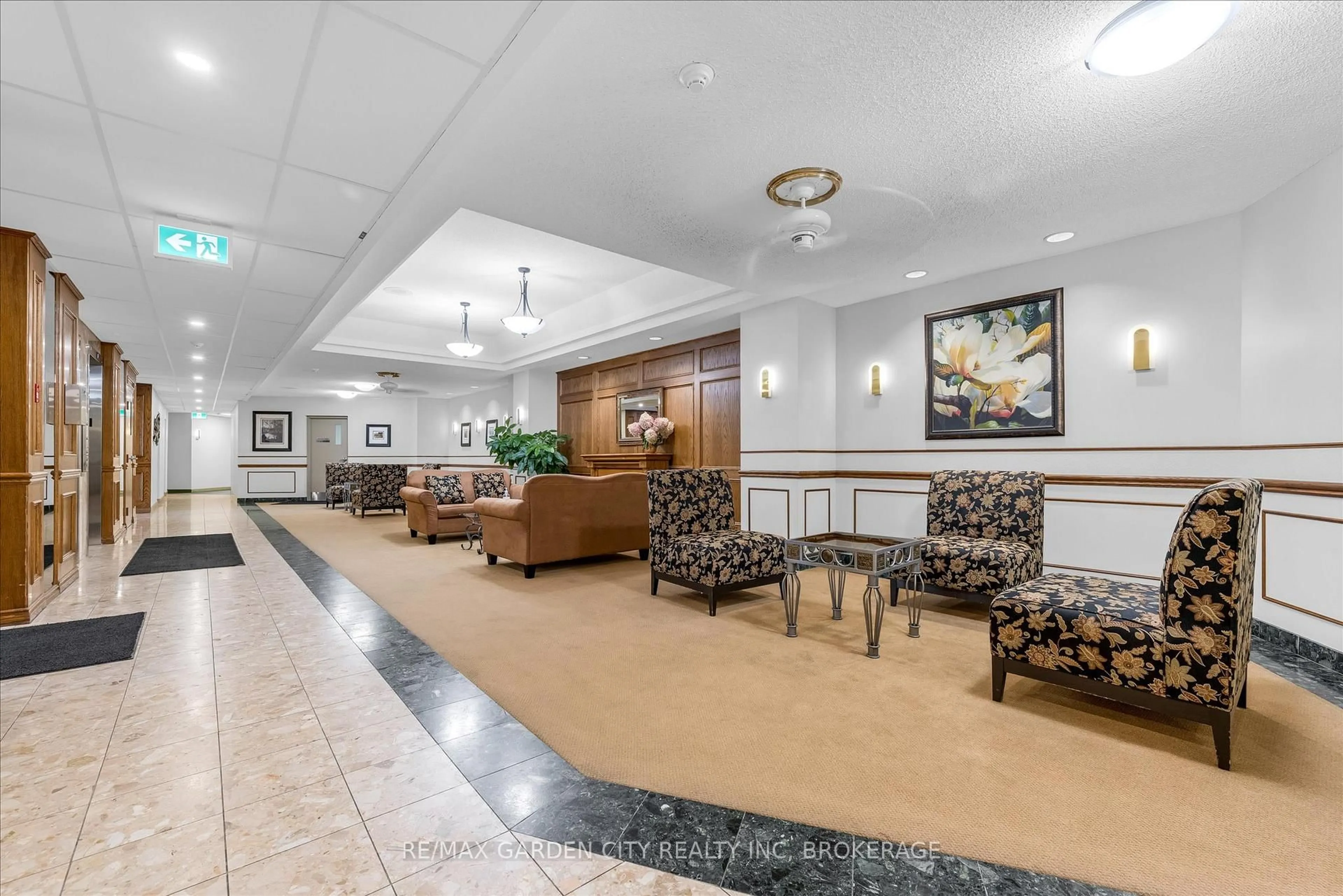 Lobby for 7 Gale Cres #1111, St. Catharines Ontario L2R 7M8