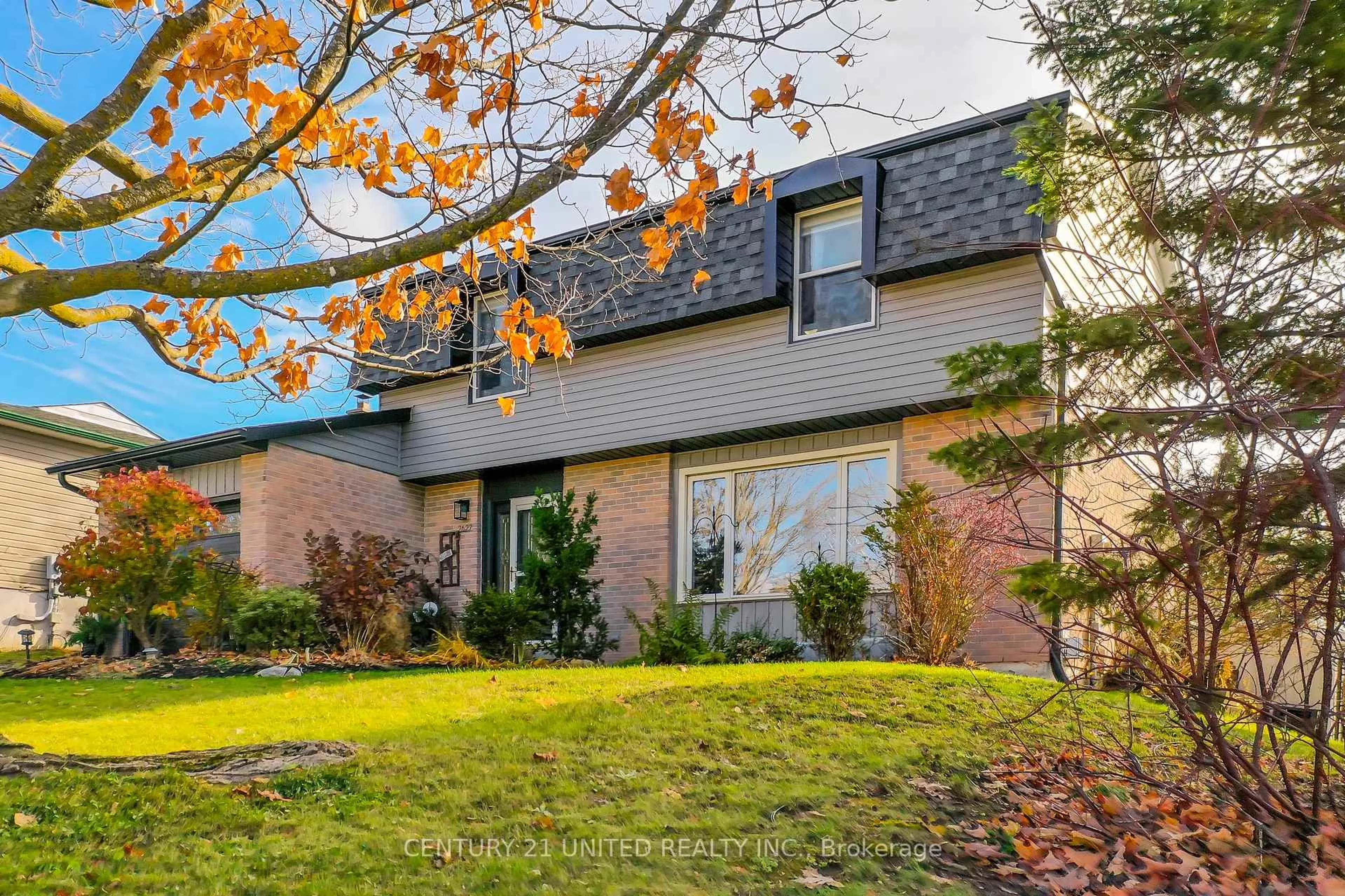 Home with brick exterior material, street for 2627 Ridgetop Cres, Peterborough Ontario K9L 1J1