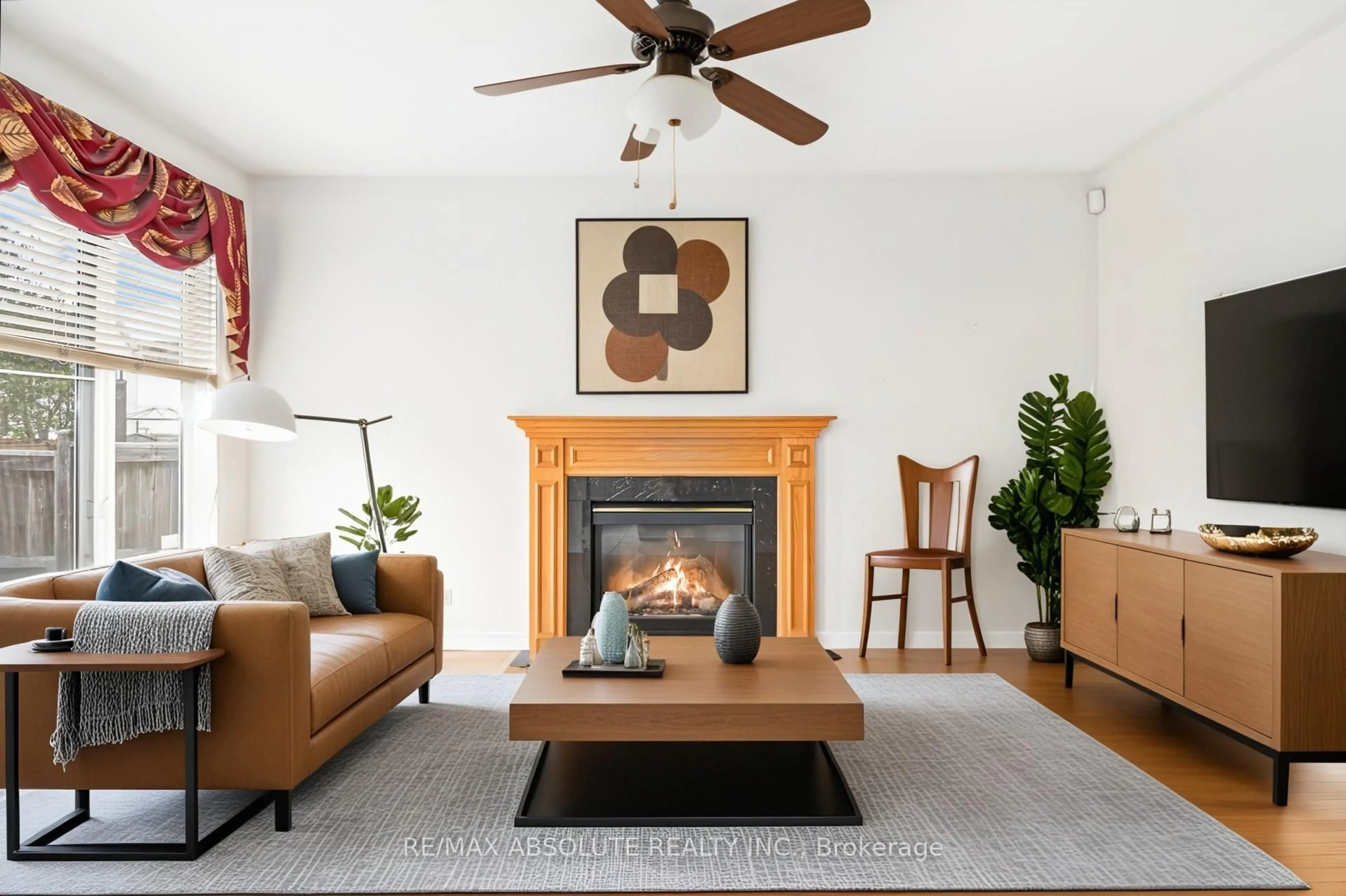 Living room with furniture, unknown for 12 Oak Grove St, Ottawa Ontario K2G 6R4