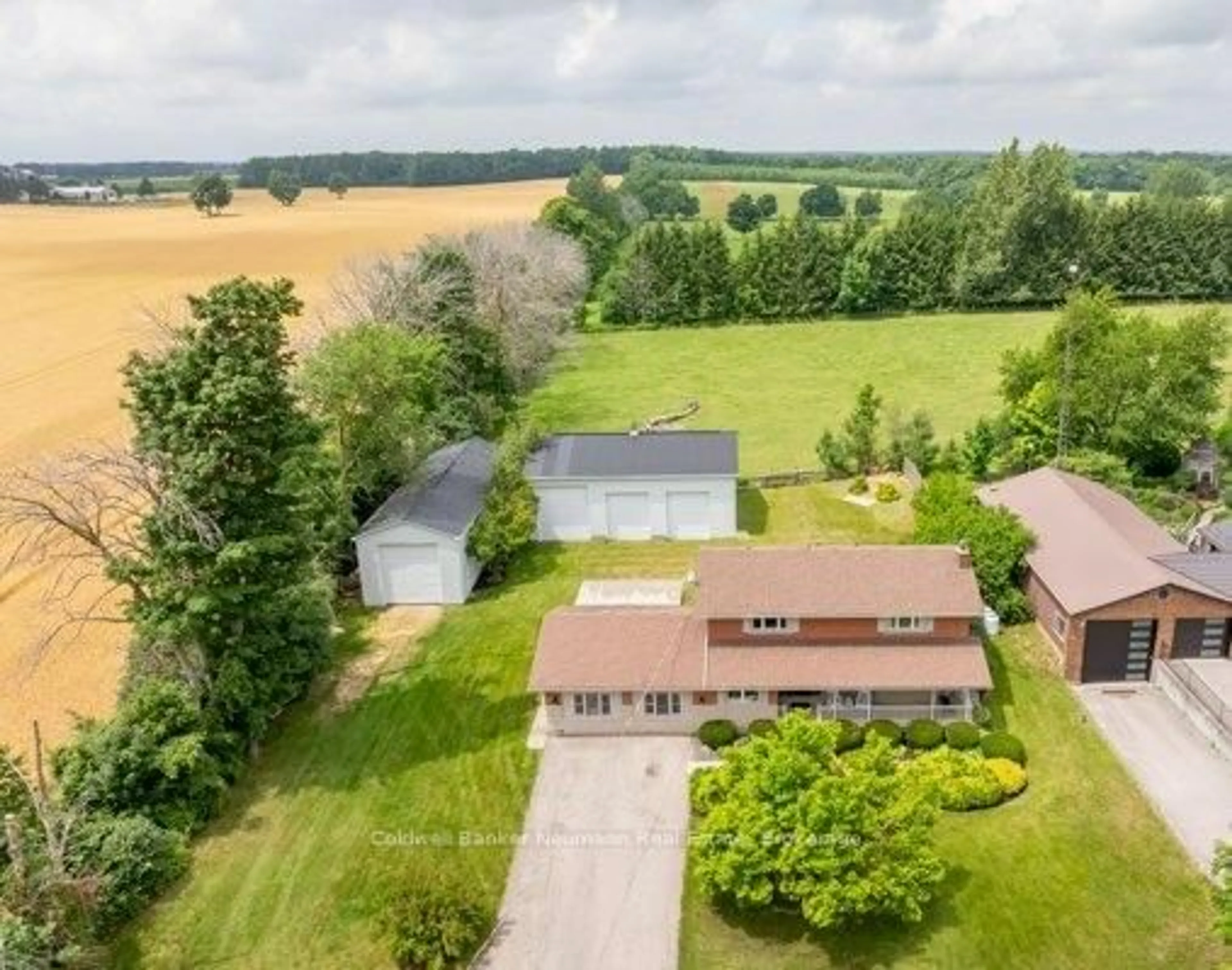 A pic from outside/outdoor area/front of a property/back of a property/a pic from drone, water/lake/river/ocean view for 7776 Mill Rd, Guelph/Eramosa Ontario N1H 6J1