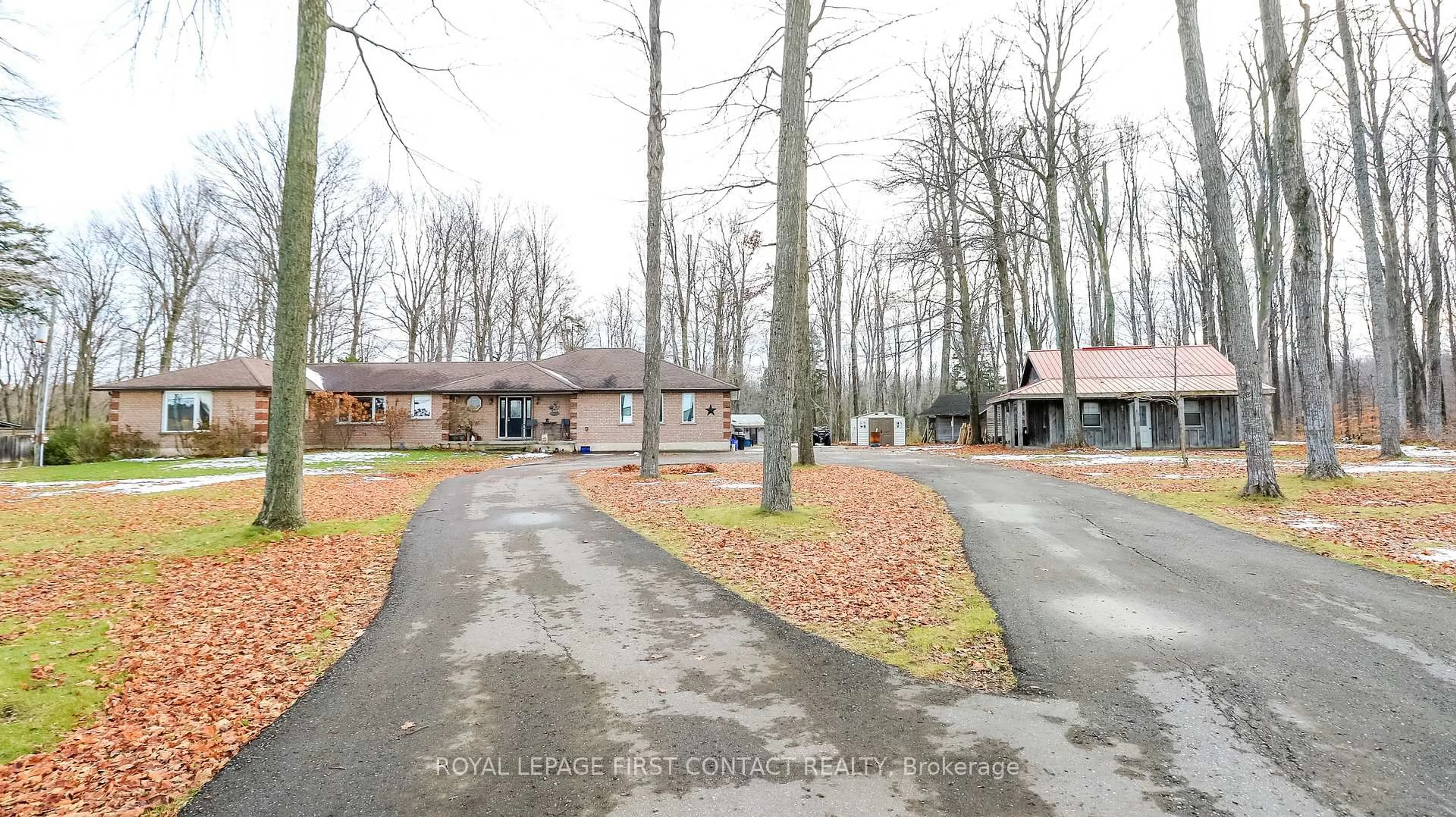 A pic from outside/outdoor area/front of a property/back of a property/a pic from drone, street for 505456 Highway 89 Highway, Amaranth Ontario L9V 3J5