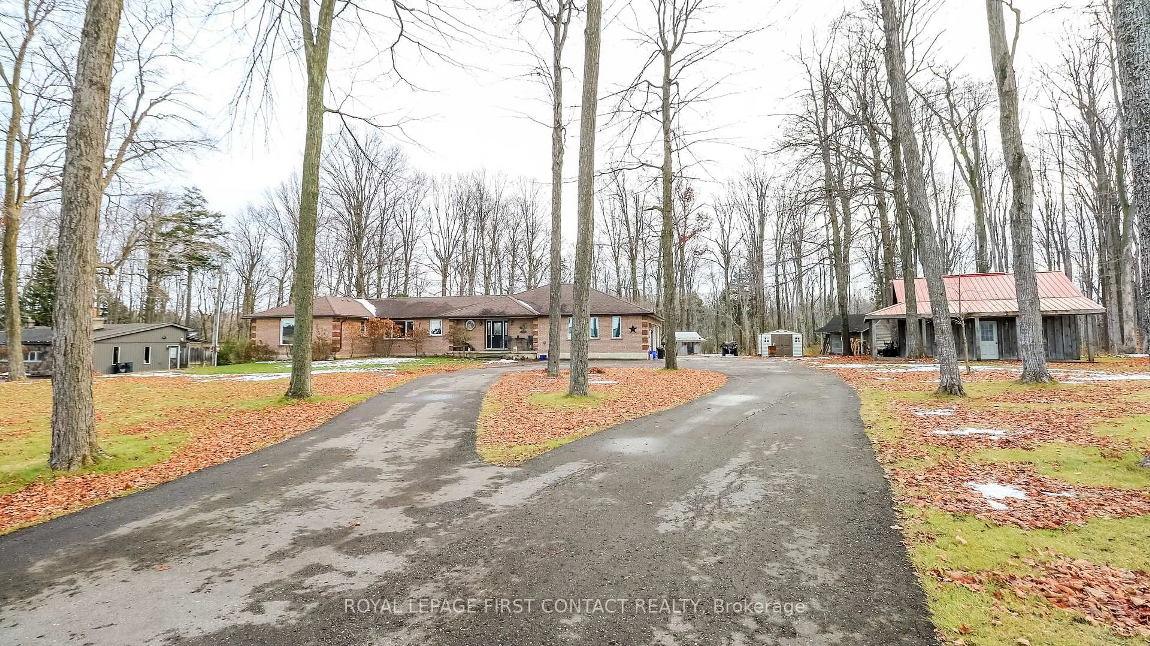 A pic from outside/outdoor area/front of a property/back of a property/a pic from drone, street for 505456 Highway 89 Highway, Amaranth Ontario L9V 3J5