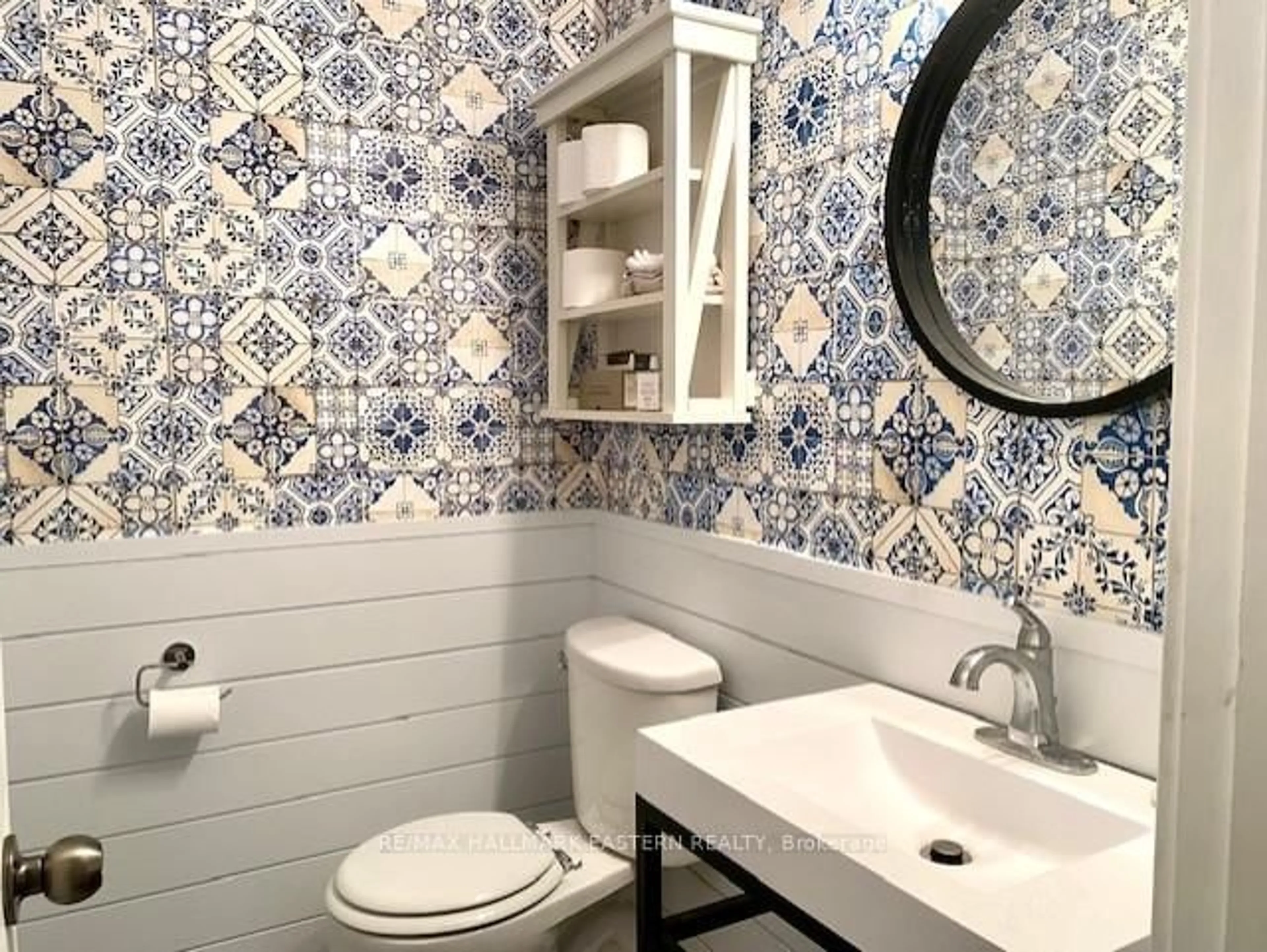 Contemporary bathroom, ceramic/tile floor for 1186 Cartier Blvd, Peterborough Ontario K9H 6S1