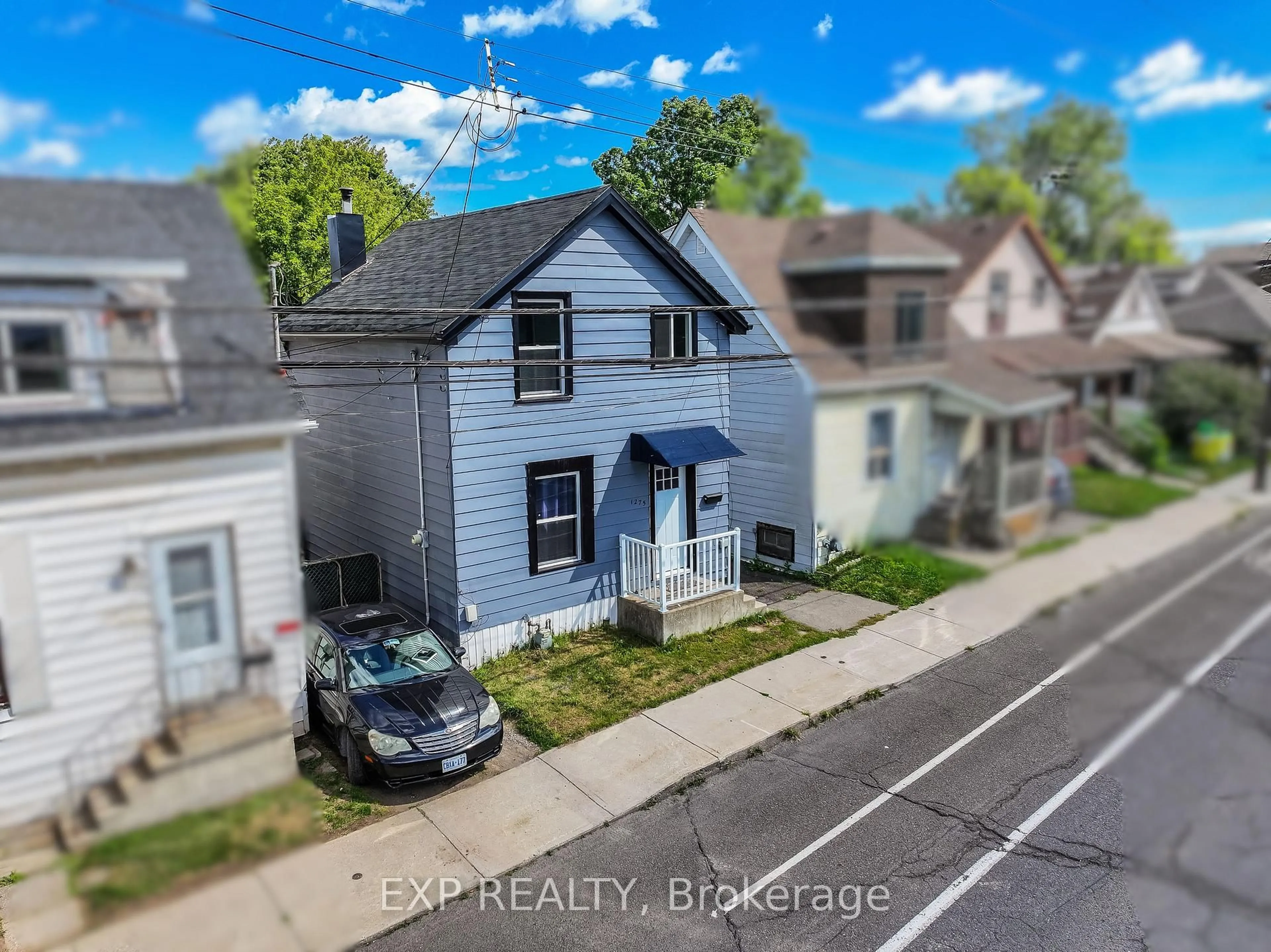 A pic from outside/outdoor area/front of a property/back of a property/a pic from drone, street for 1275 Cannon St, Hamilton Ontario L8H 1V5