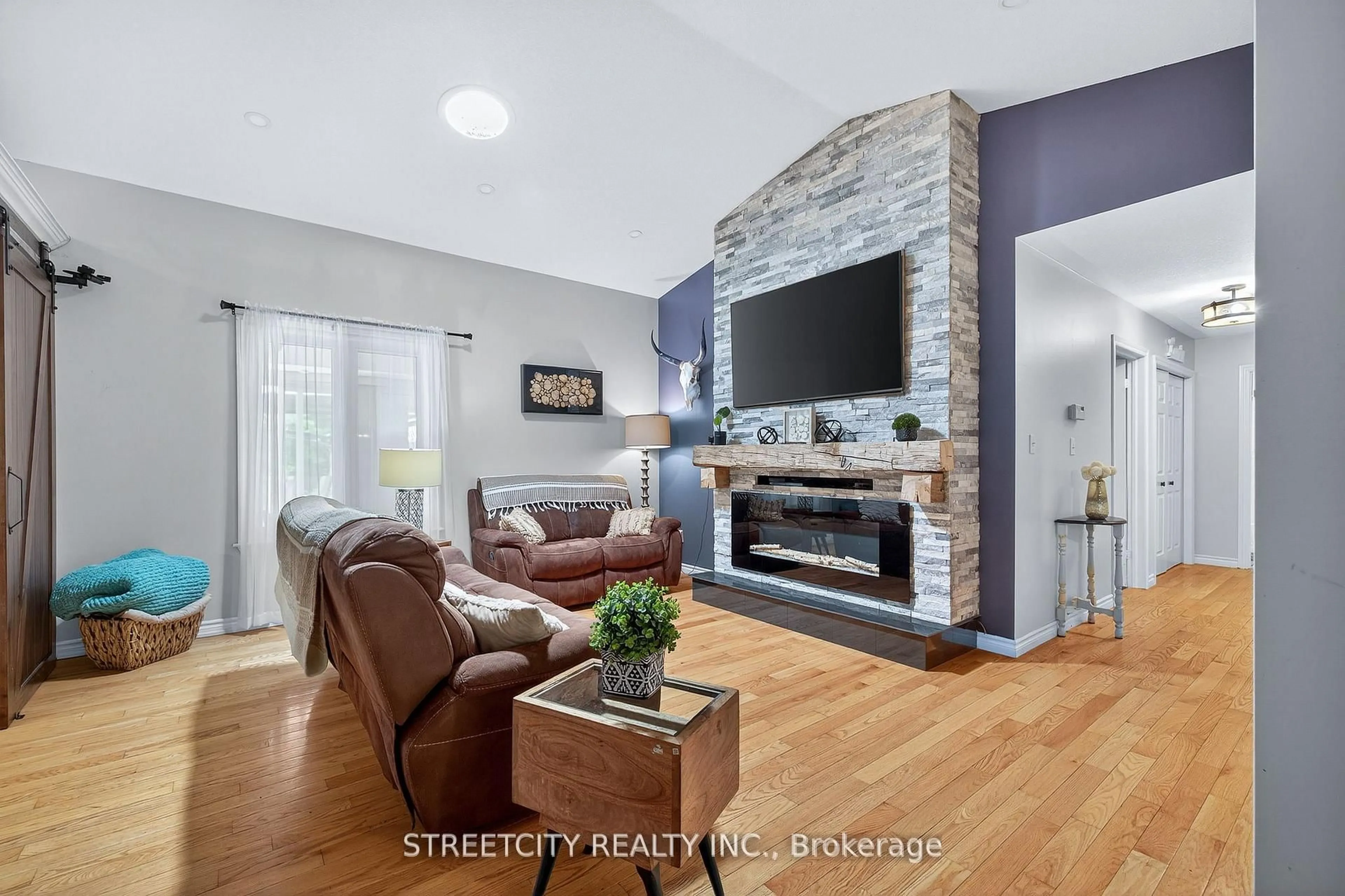 Living room with furniture, unknown for 1163 Crumlin Sdrd, London East Ontario N5V 1R6