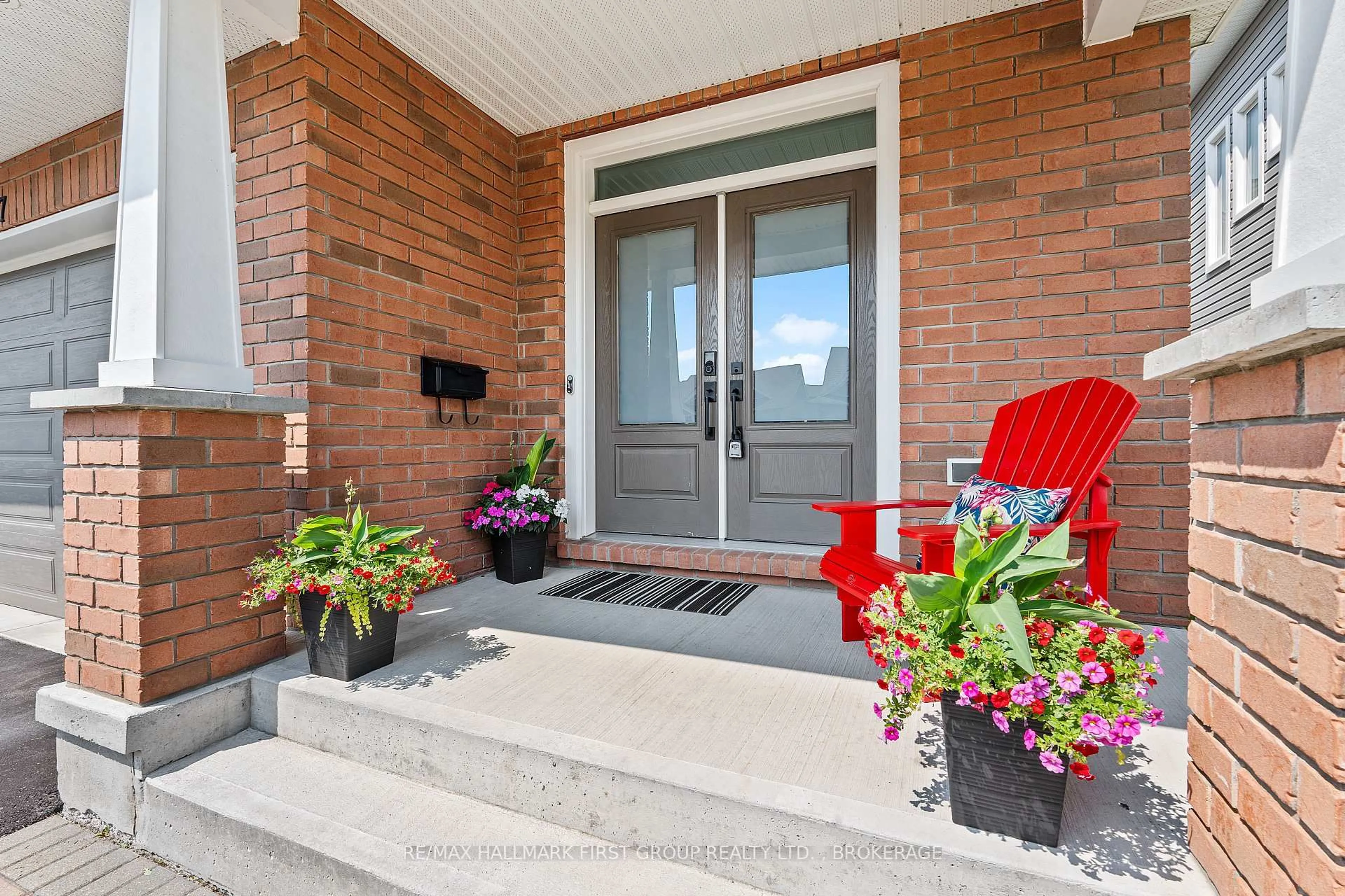 Indoor entryway for 1107 Woodhaven Dr, Kingston Ontario K7P 0R7