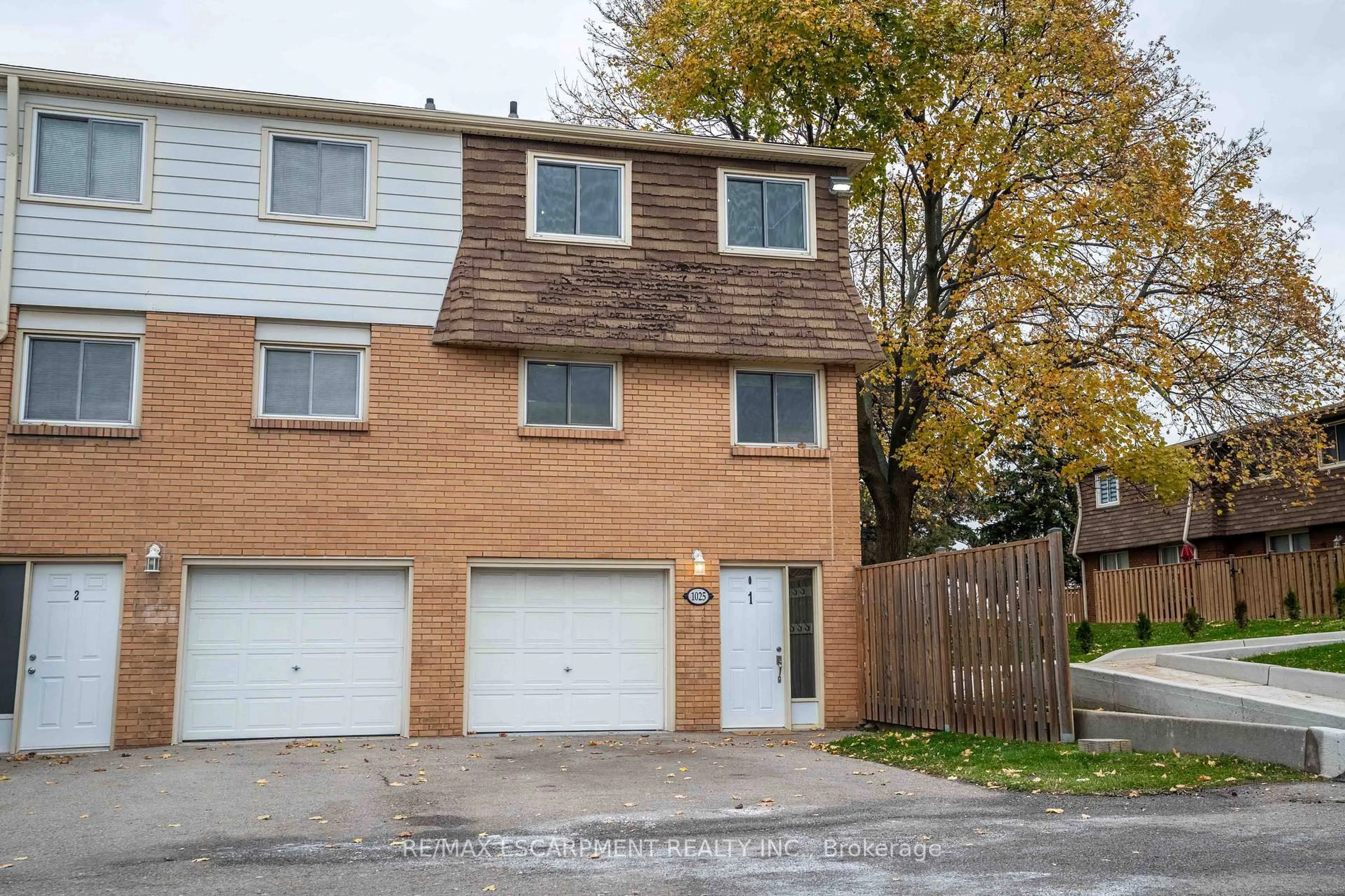 Unknown for 1025 UPPER GAGE Ave #1, Hamilton Ontario L8V 4L2
