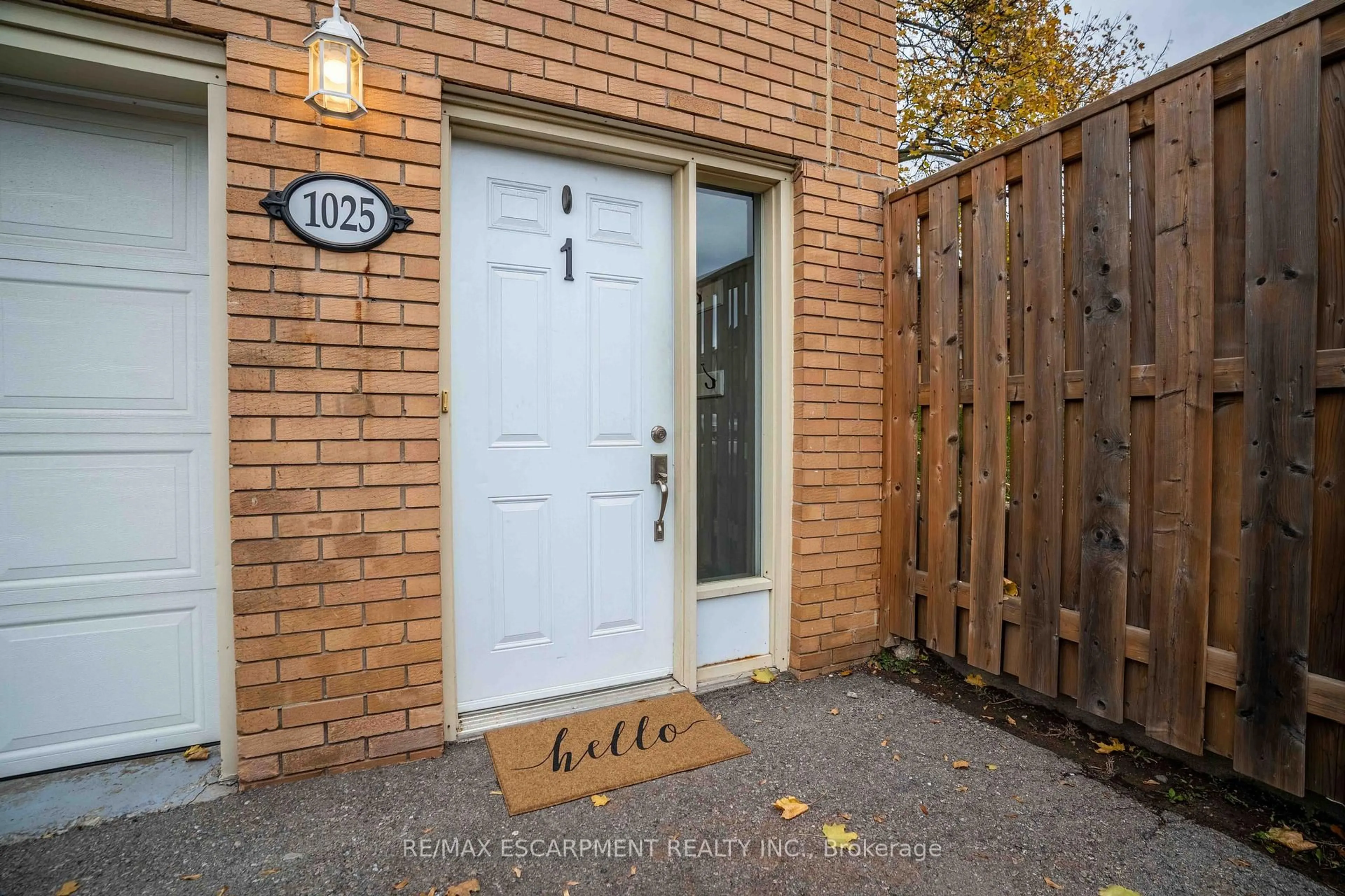 Unknown for 1025 UPPER GAGE Ave #1, Hamilton Ontario L8V 4L2