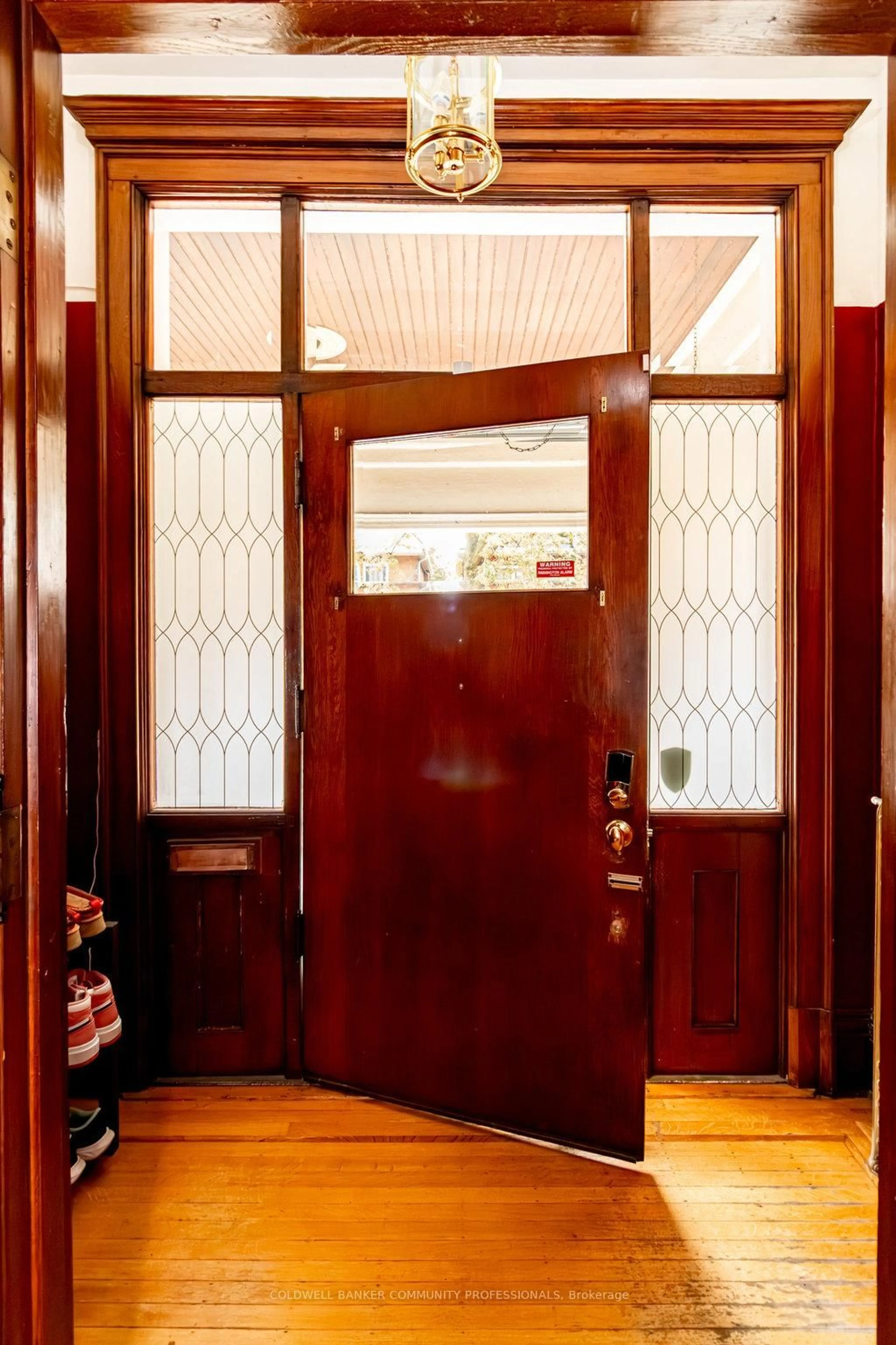 Indoor entryway for 34 Holton Ave, Hamilton Ontario L8M 2L2