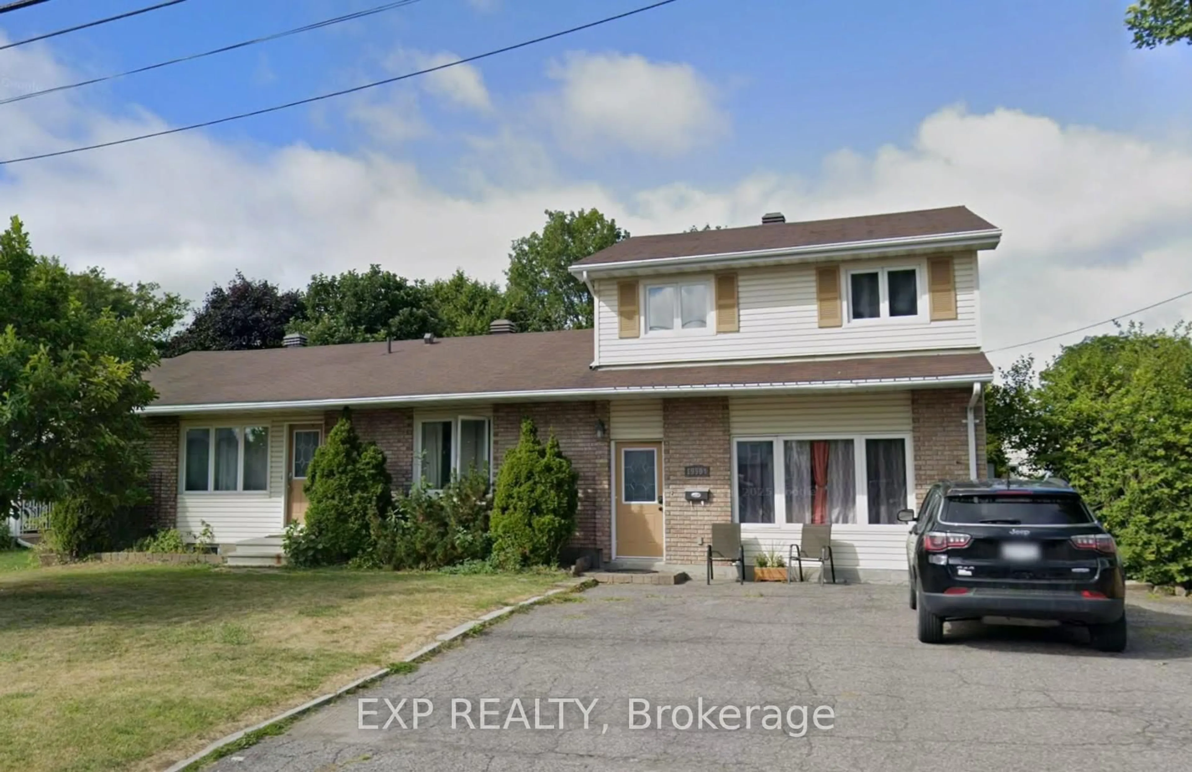 A pic from outside/outdoor area/front of a property/back of a property/a pic from drone, street for 1990 Belcourt Blvd, Orleans Ontario K1C 1M5