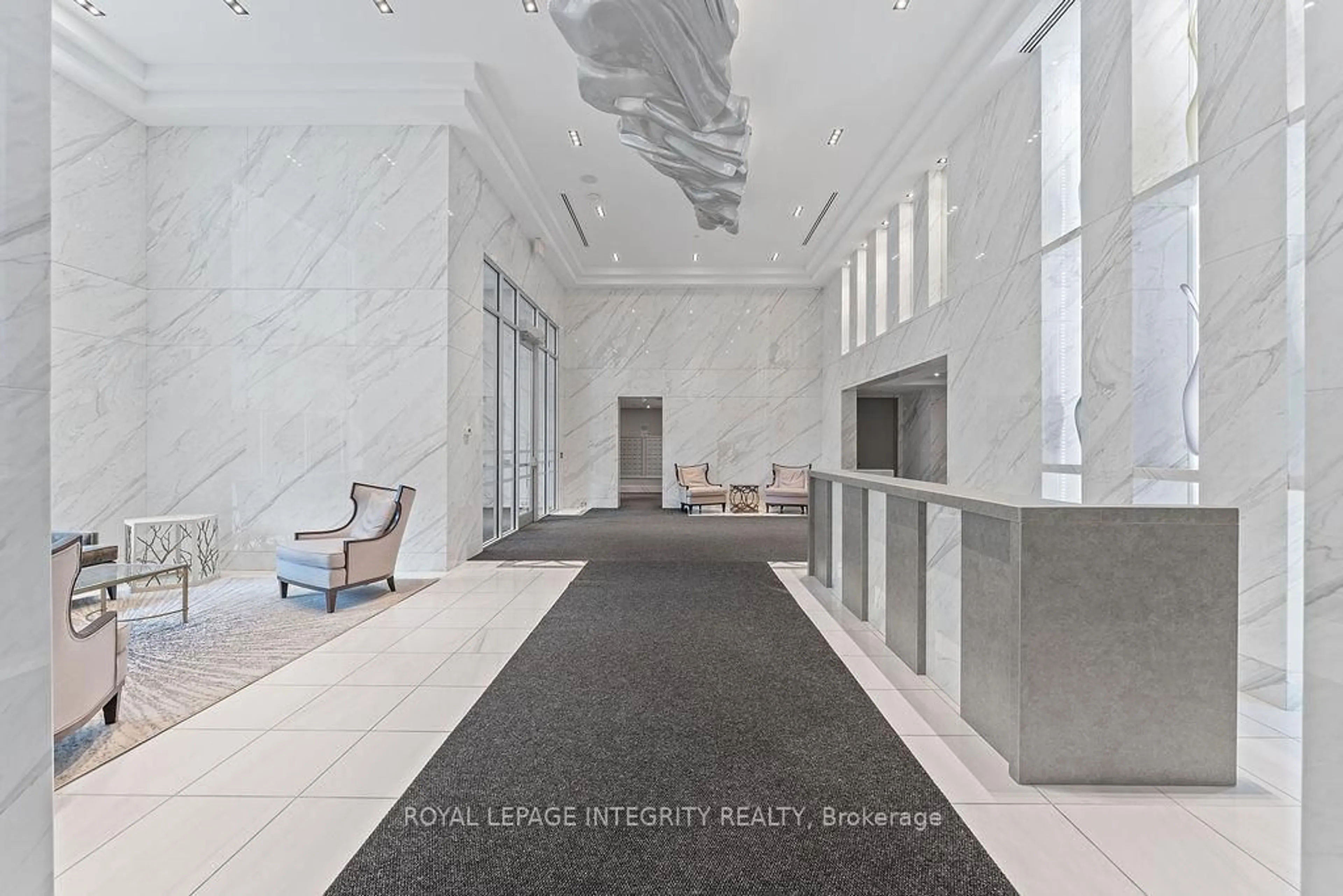 Lobby for 111 CHAMPAGNE Ave #1908, Ottawa Ontario K1S 5V3