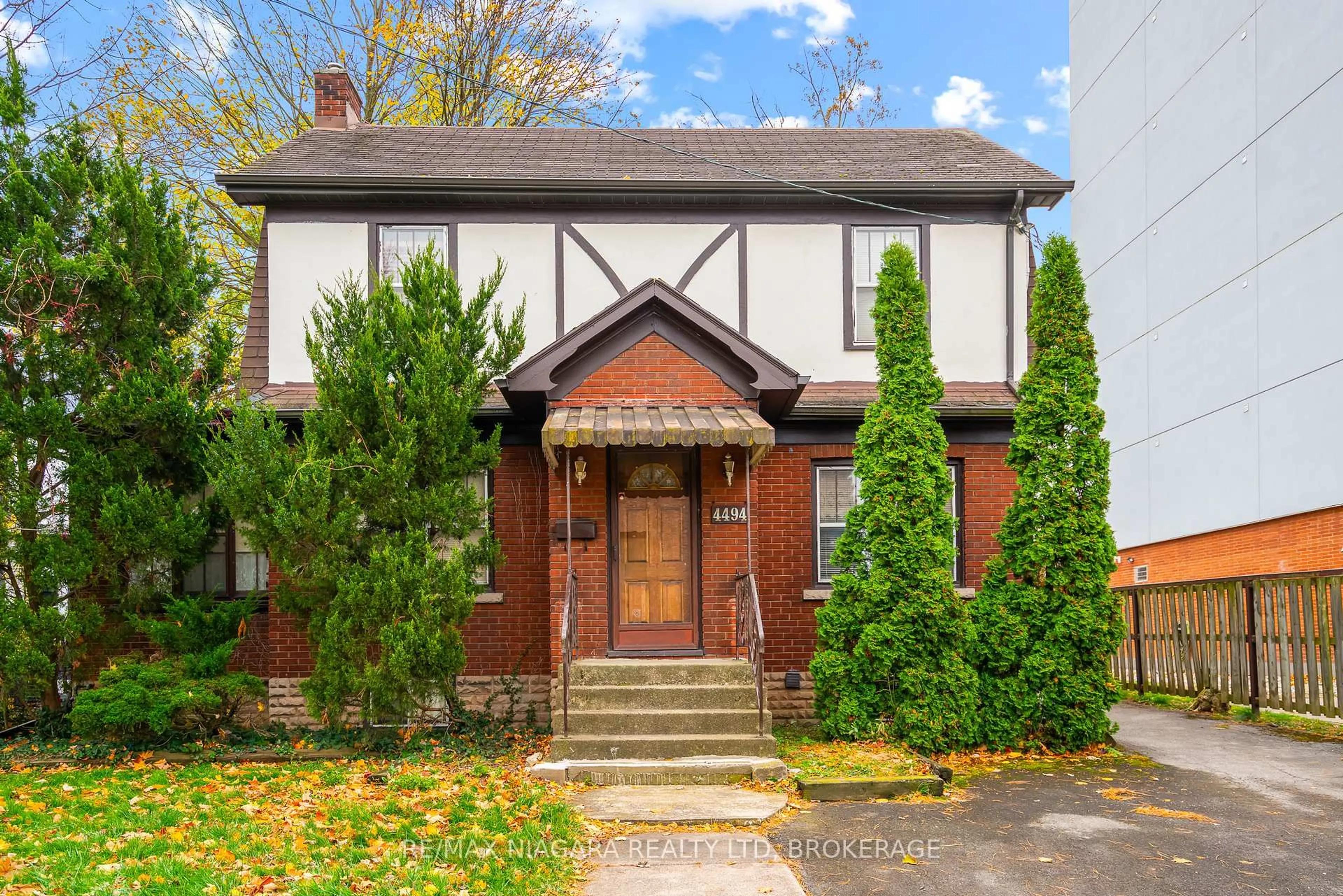 Home with brick exterior material, street for 4494 Huron St, Niagara Falls Ontario L2E 2H3